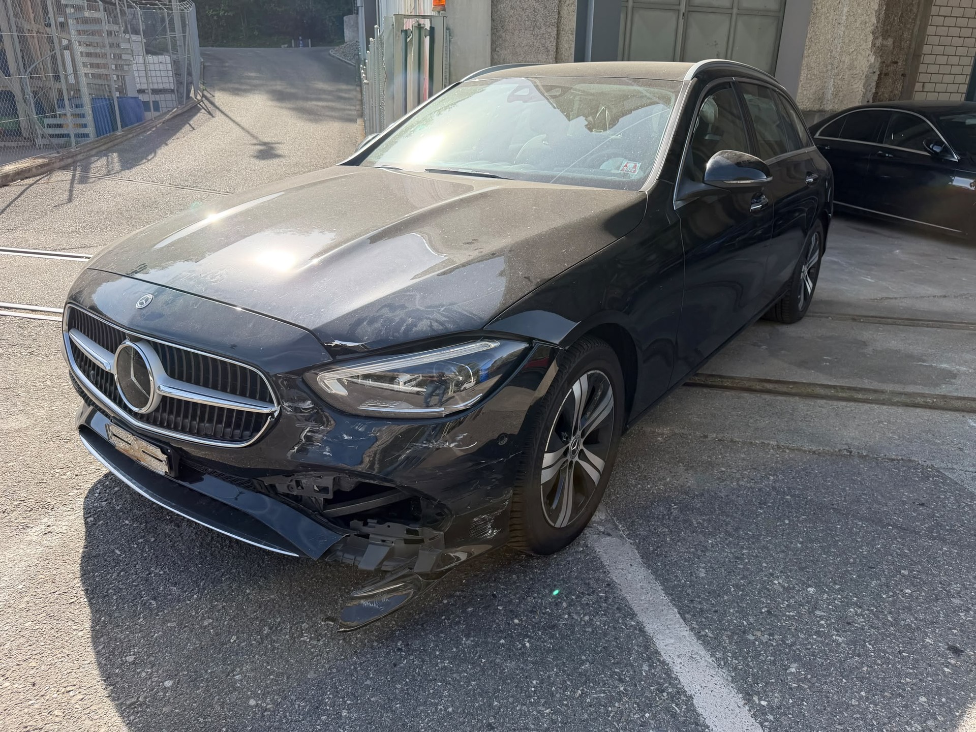 MERCEDES-BENZ C 220 d 4Matic-image-2