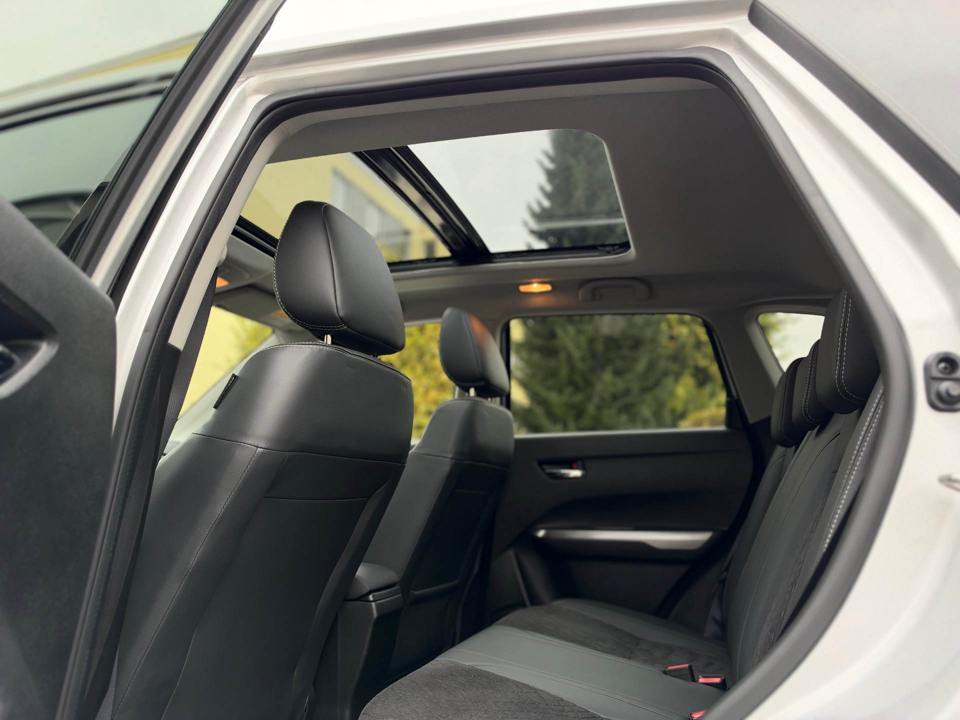 SUZUKI Vitara 1.4 Boosterjet Compact Top Automatic-image-19