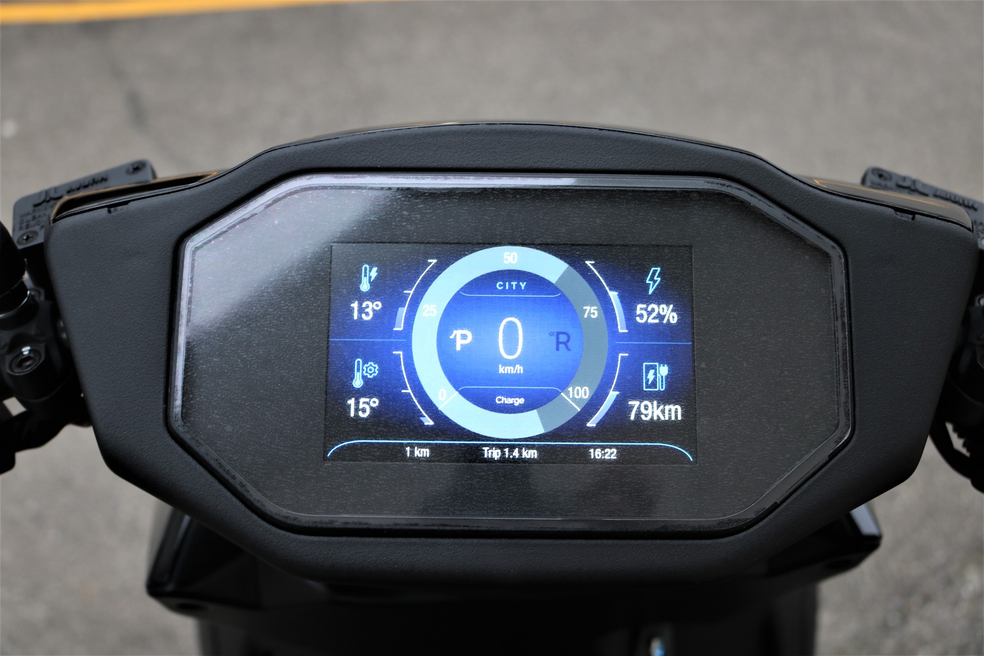 RAY Ray 7.7 1.8 KW Charger-image-12