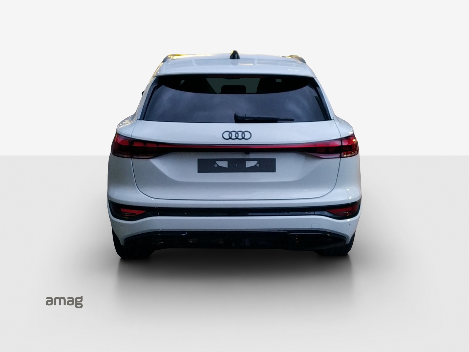 AUDI Q6 e-tron quattro-image-3