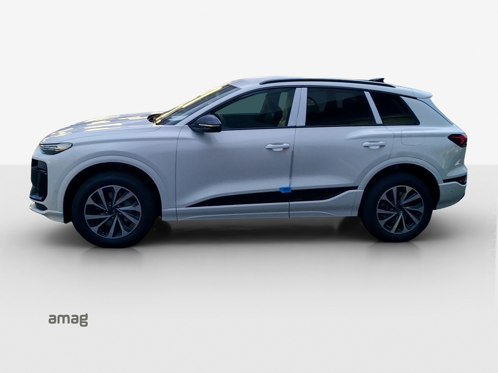 AUDI Q6 e-tron quattro-image-1