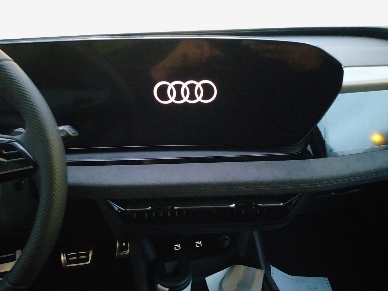 AUDI Q6 e-tron quattro-image-10