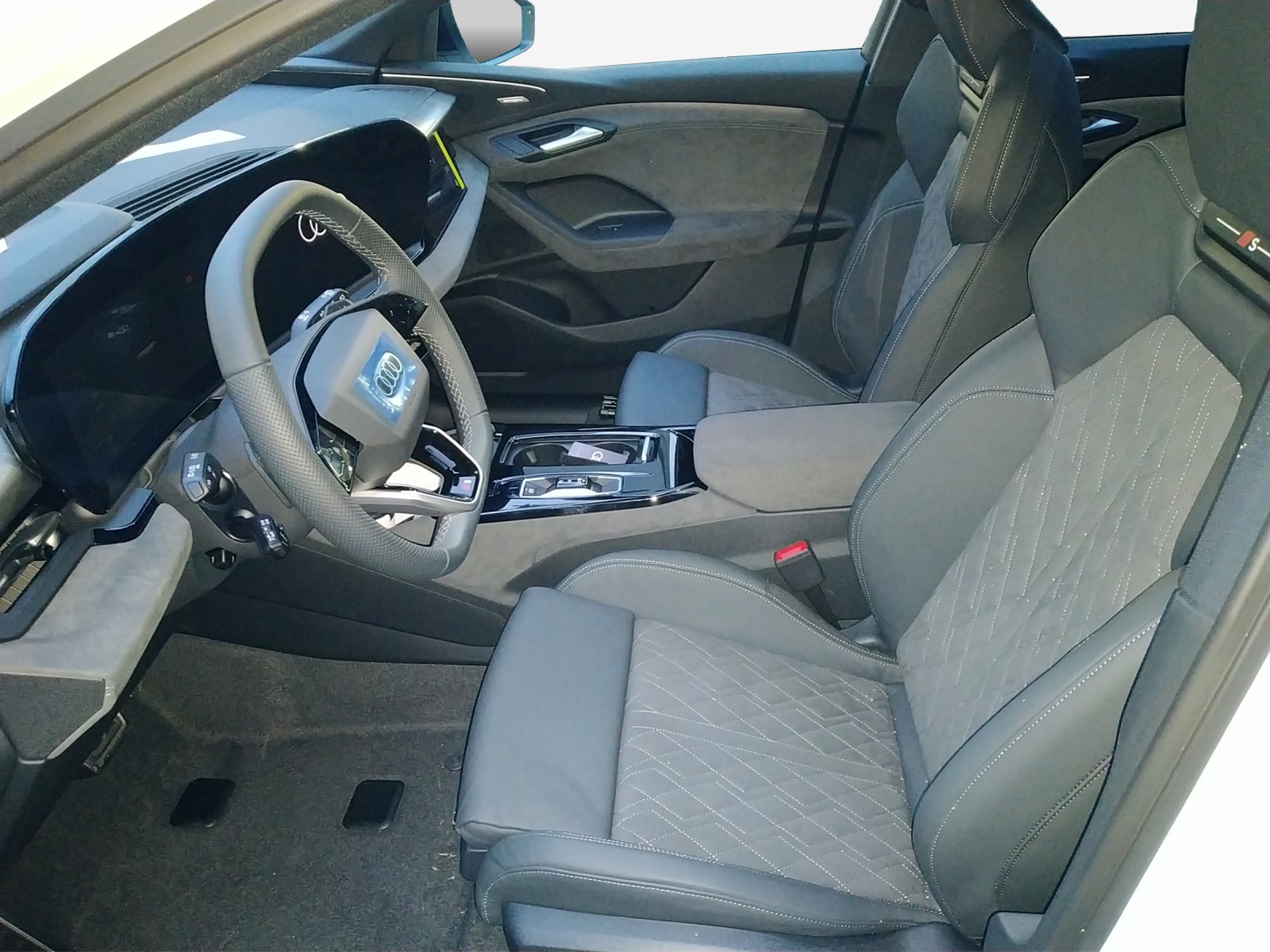 AUDI Q6 e-tron quattro-image-7