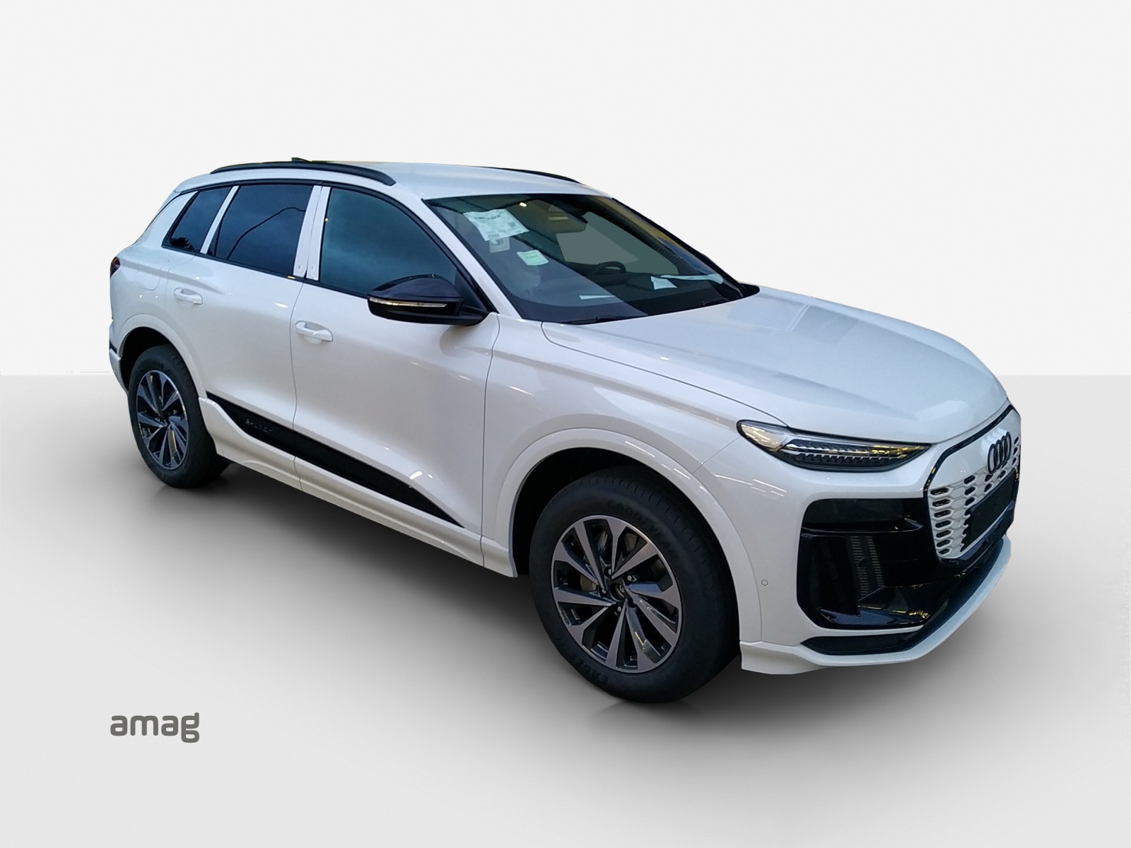 AUDI Q6 e-tron quattro-image-5