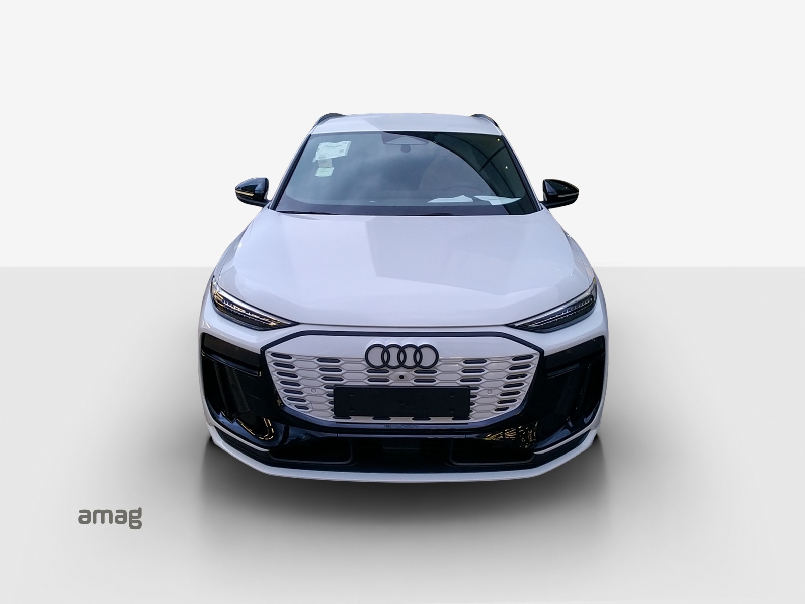 AUDI Q6 e-tron quattro-image-6