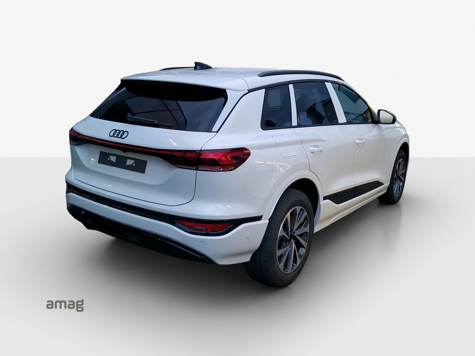 AUDI Q6 e-tron quattro-image-4