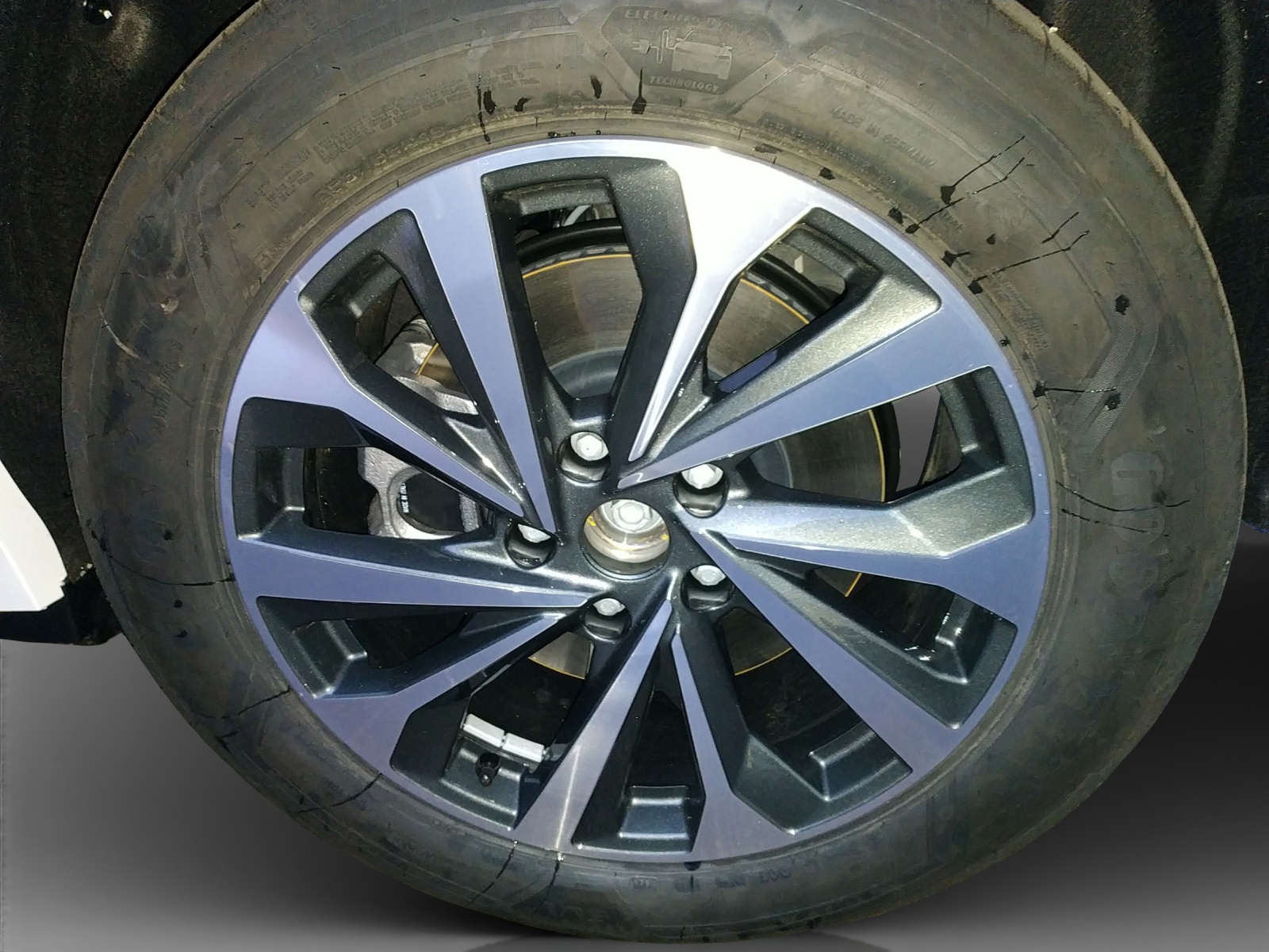 AUDI Q6 e-tron quattro-image-13