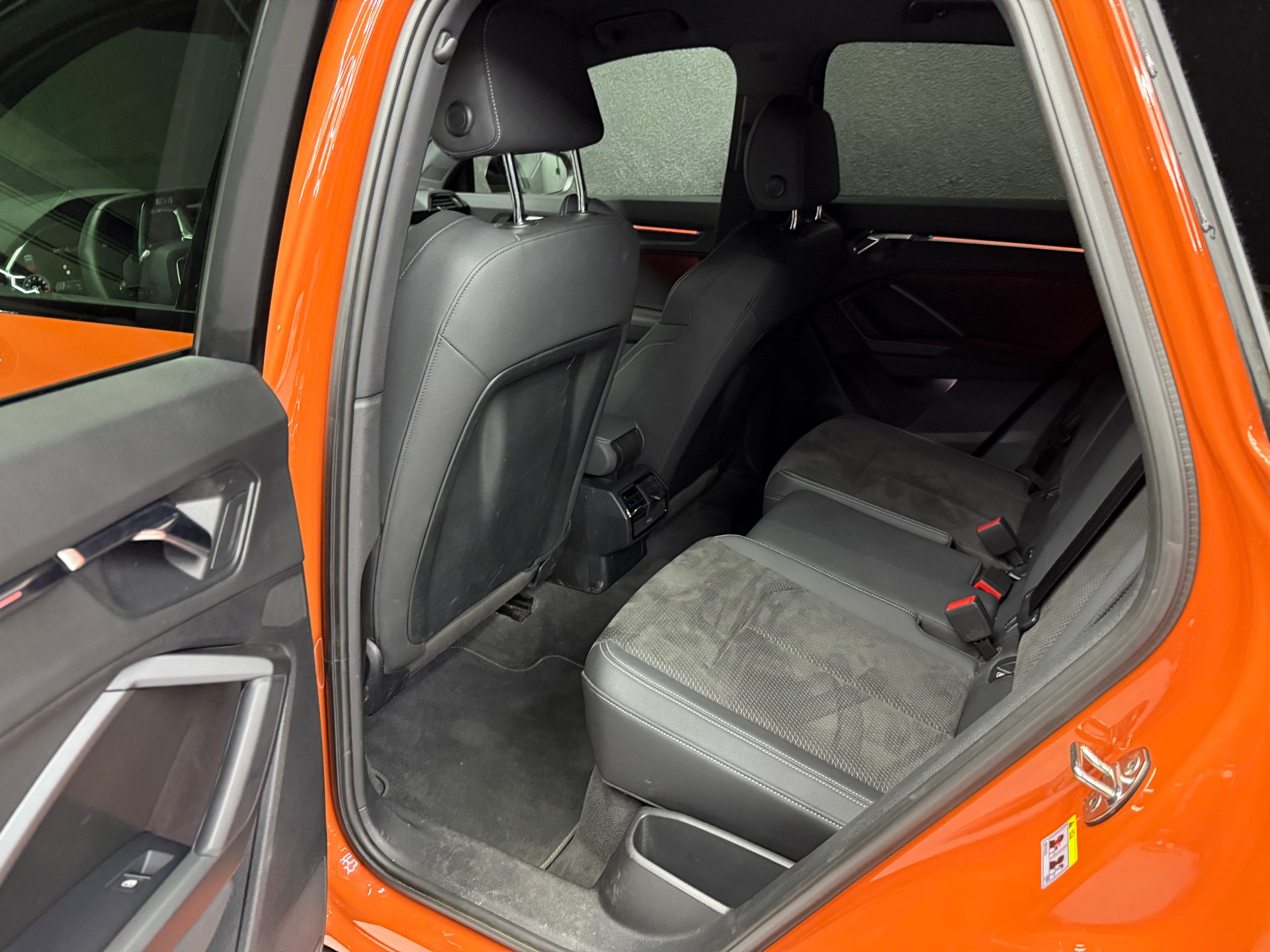AUDI Q3 45 TFSI S line quattro S-tronic • Pulsorange-image-12