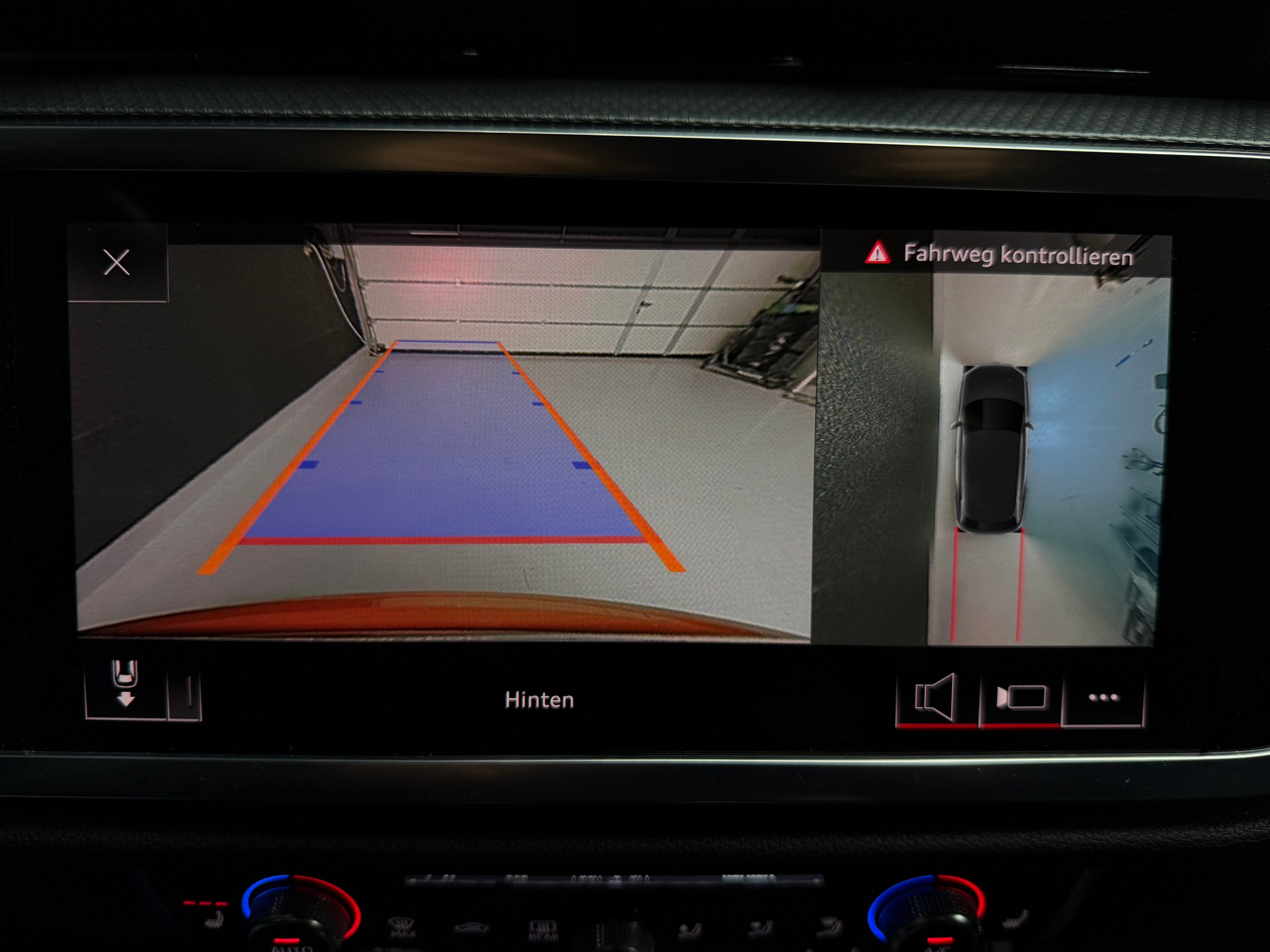 AUDI Q3 45 TFSI S line quattro S-tronic • Pulsorange-image-15