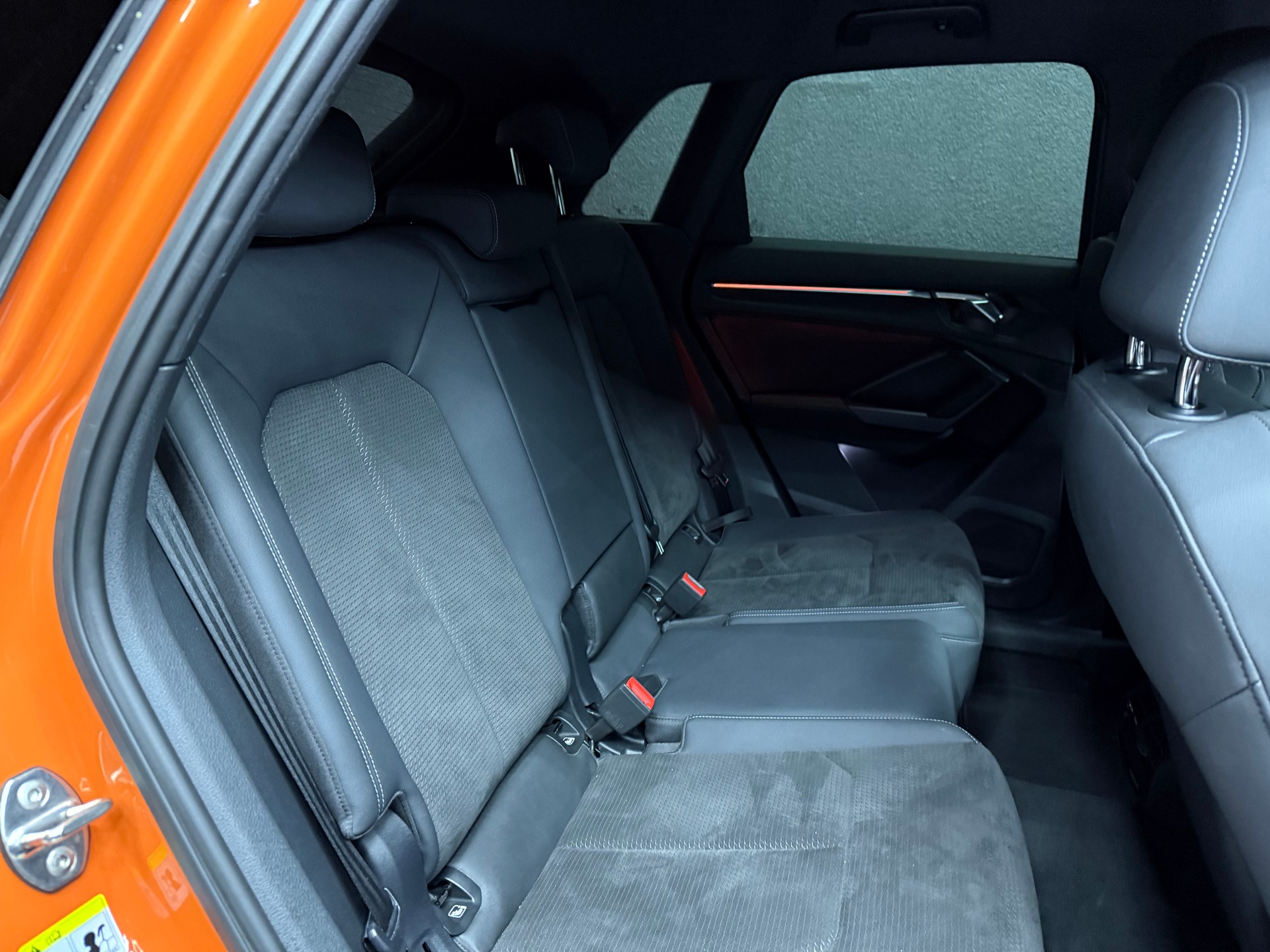 AUDI Q3 45 TFSI S line quattro S-tronic • Pulsorange-image-13