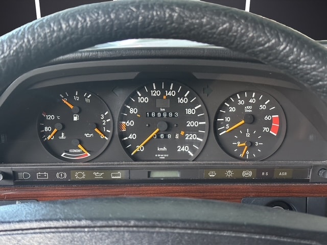 MERCEDES-BENZ 500 SE-image-24