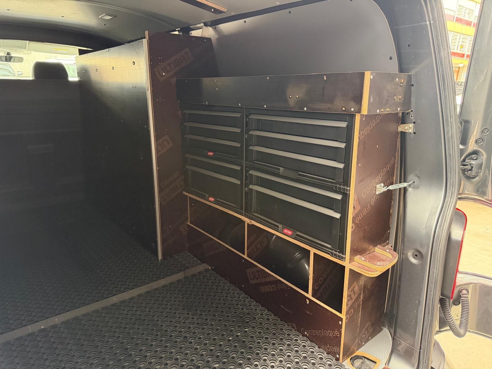 VW T6.1 2.0 TDI DSG-image-4