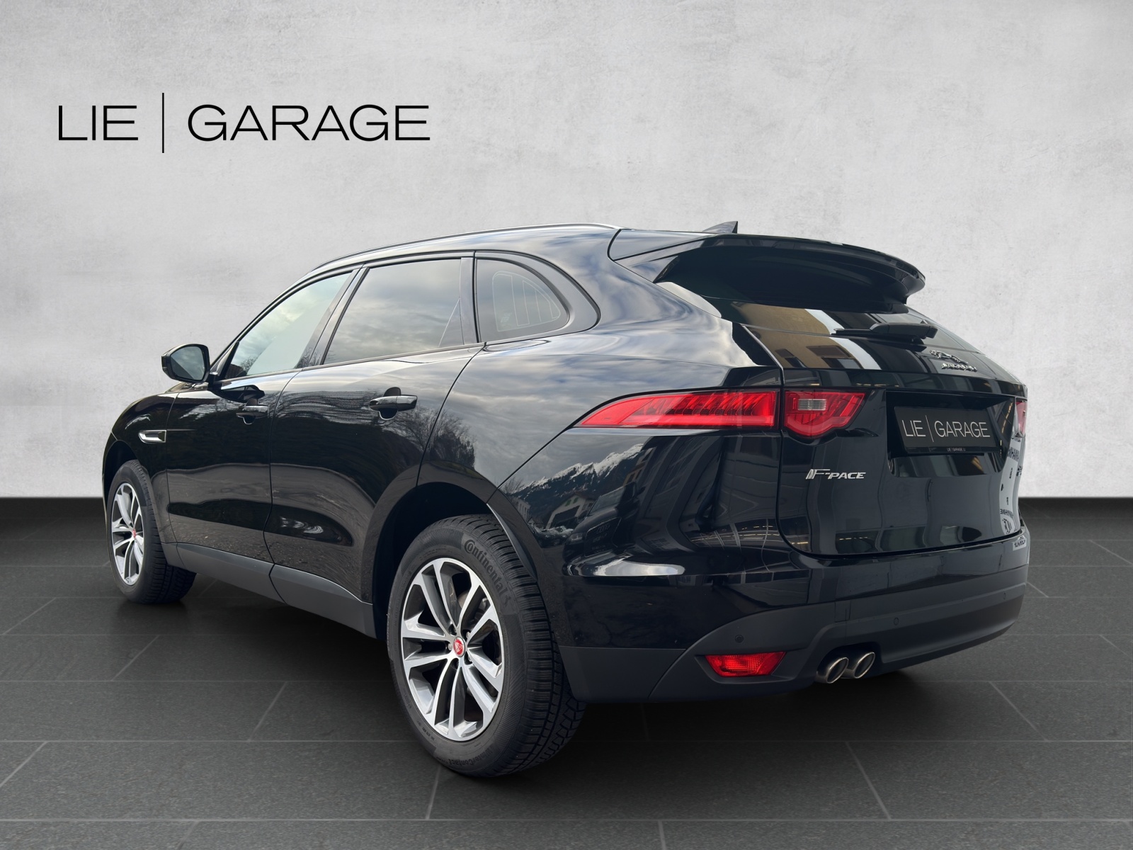 JAGUAR F-Pace 2.0d Pure AWD Automatik-image-1