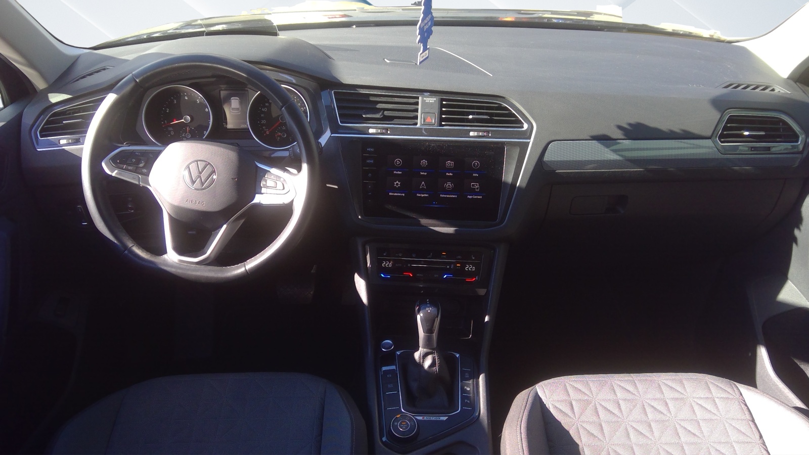 VW Tiguan 2.0TSI Life 4Motion DSG-image-3
