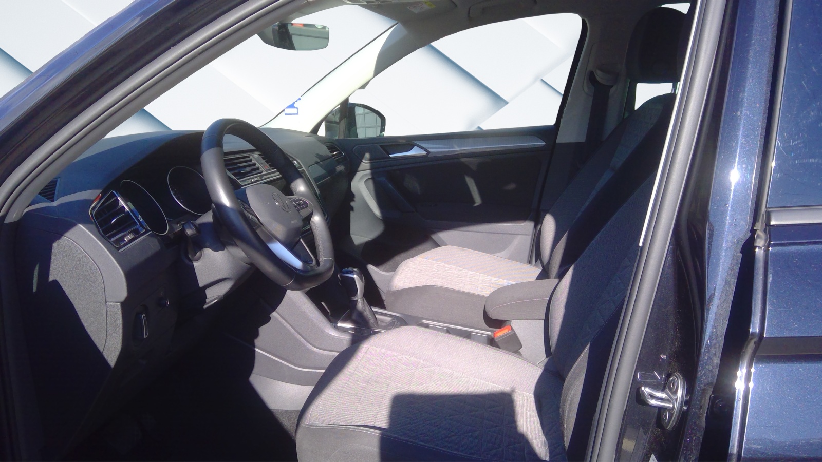 VW Tiguan 2.0TSI Life 4Motion DSG-image-10