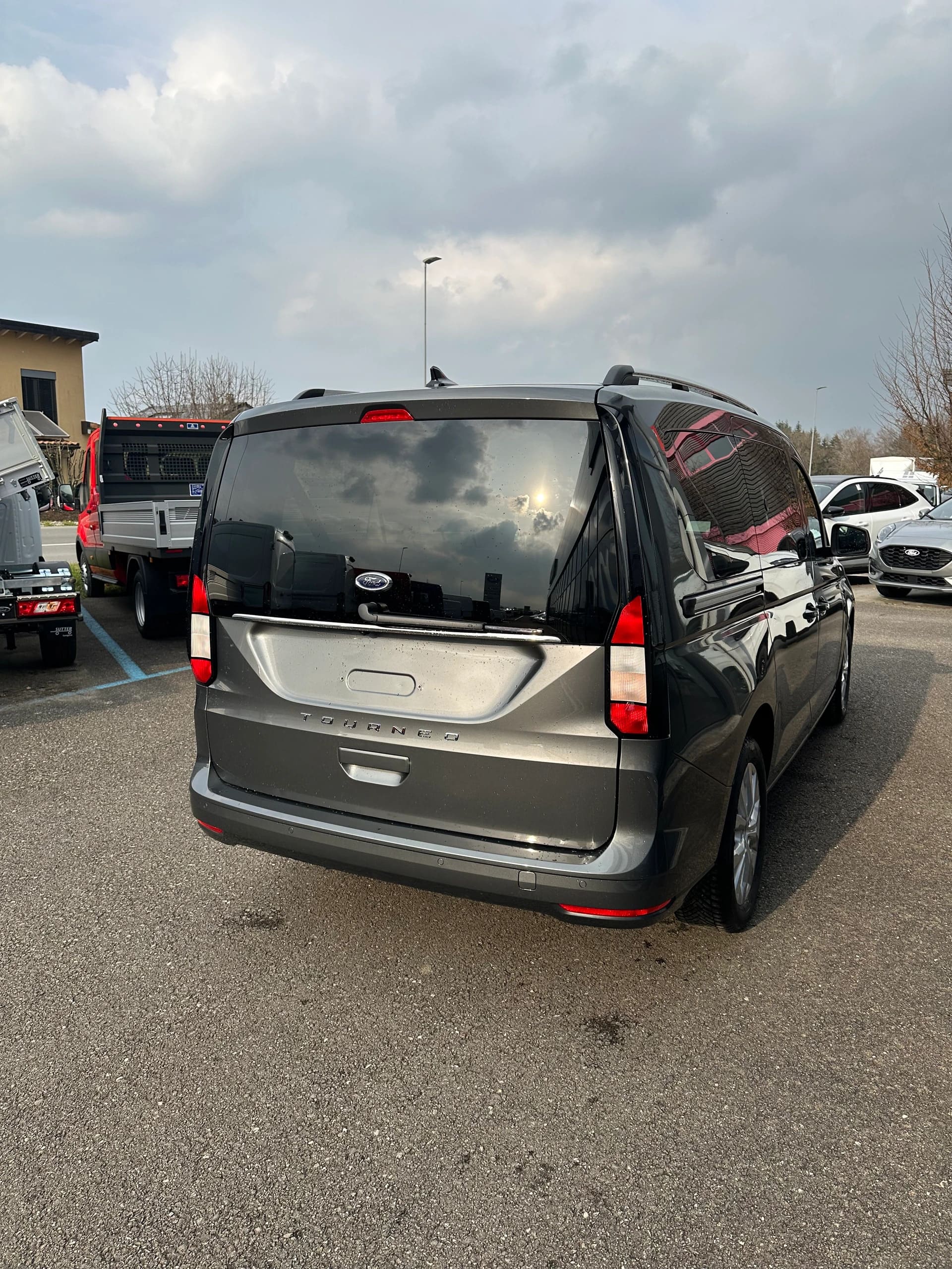 FORD TOURNEO CONNECT Grand 1.5 EcoB Titan./115CV/Aut.-image-6
