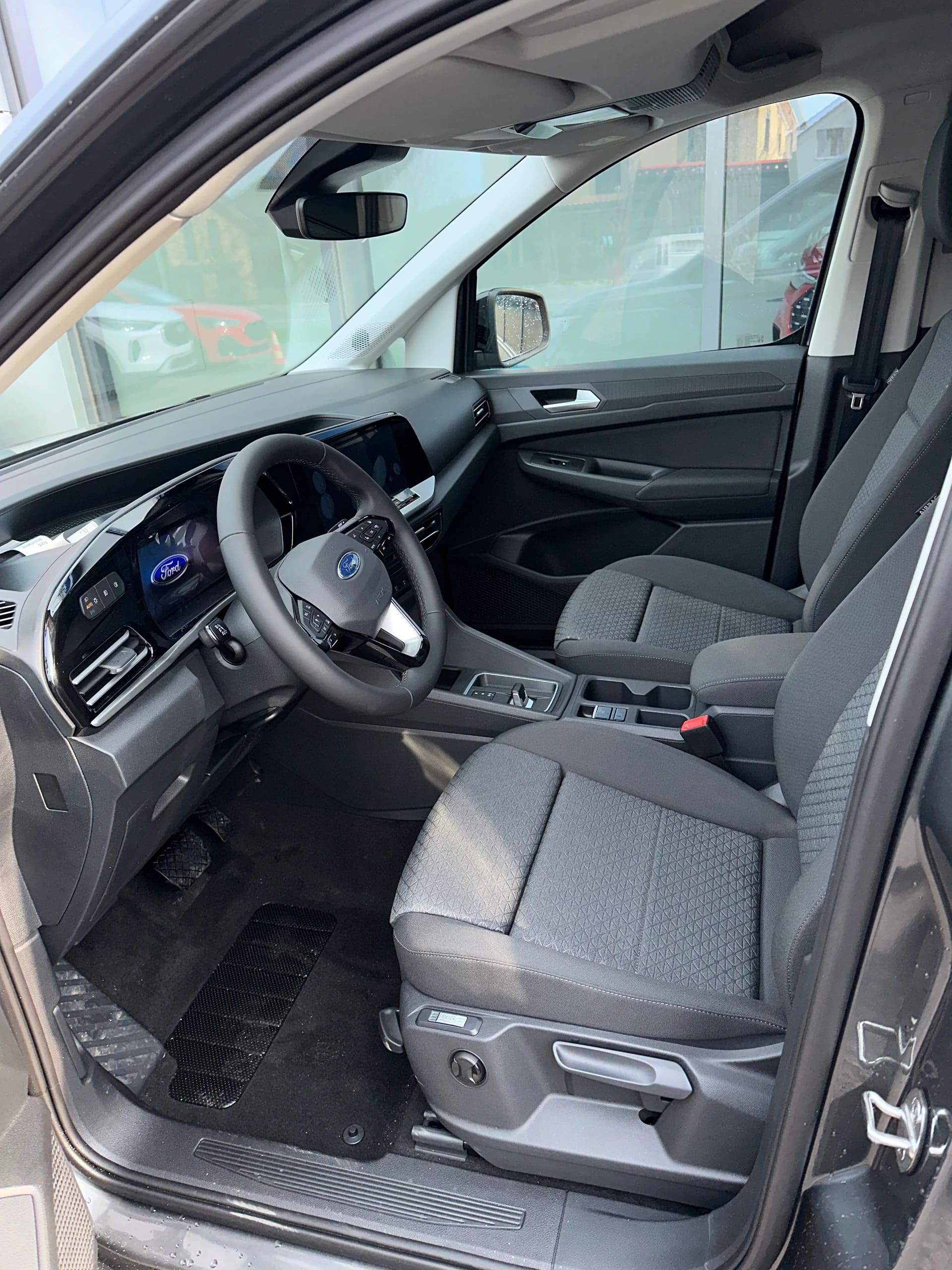 FORD TOURNEO CONNECT Grand 1.5 EcoB Titan./115CV/Aut.-image-10