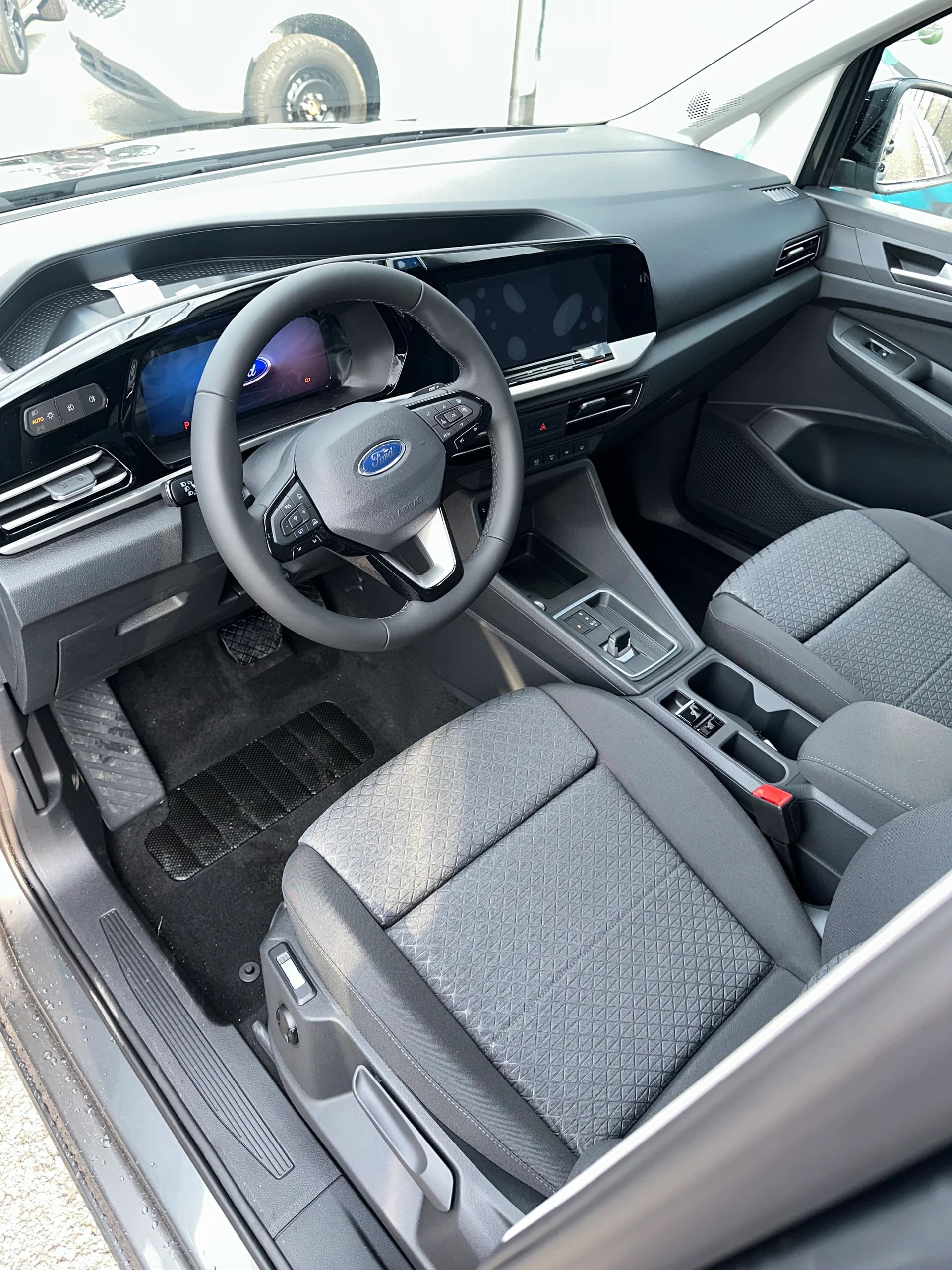 FORD TOURNEO CONNECT Grand 1.5 EcoB Titan./115CV/Aut.-image-9