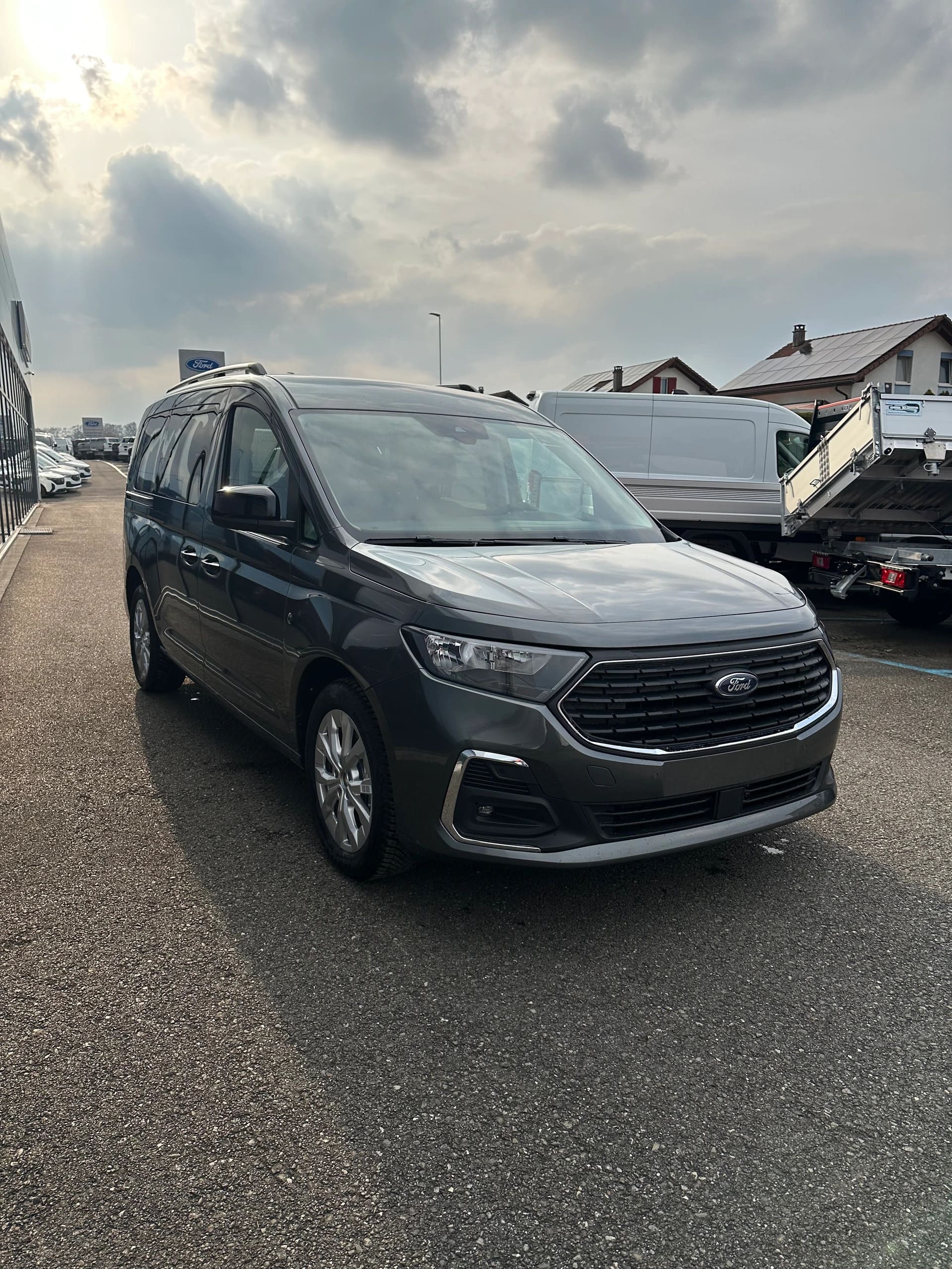 FORD TOURNEO CONNECT Grand 1.5 EcoB Titan./115CV/Aut.-image-7
