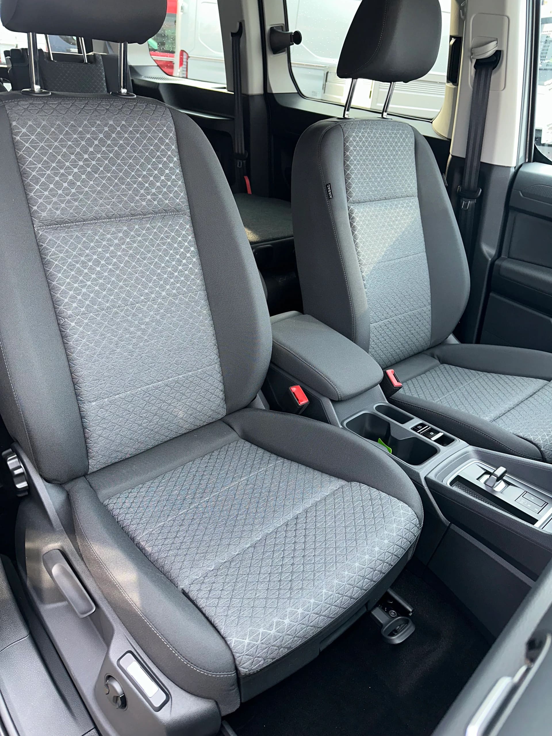 FORD TOURNEO CONNECT Grand 1.5 EcoB Titan./115CV/Aut.-image-15