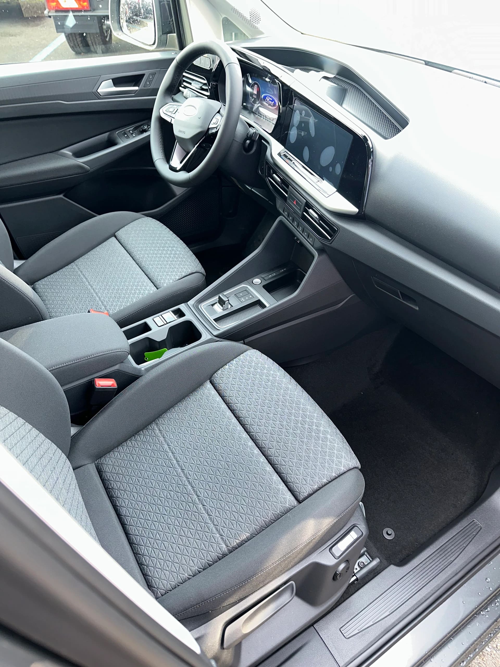 FORD TOURNEO CONNECT Grand 1.5 EcoB Titan./115CV/Aut.-image-13