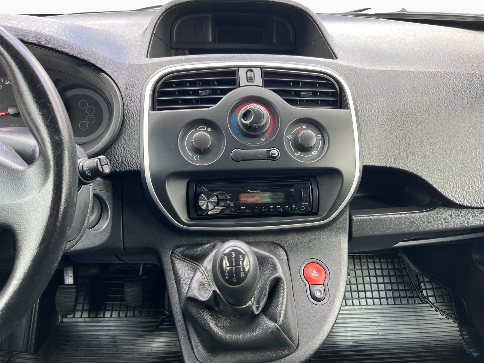 RENAULT Kangoo Medium 1.6 105 Access-image-11