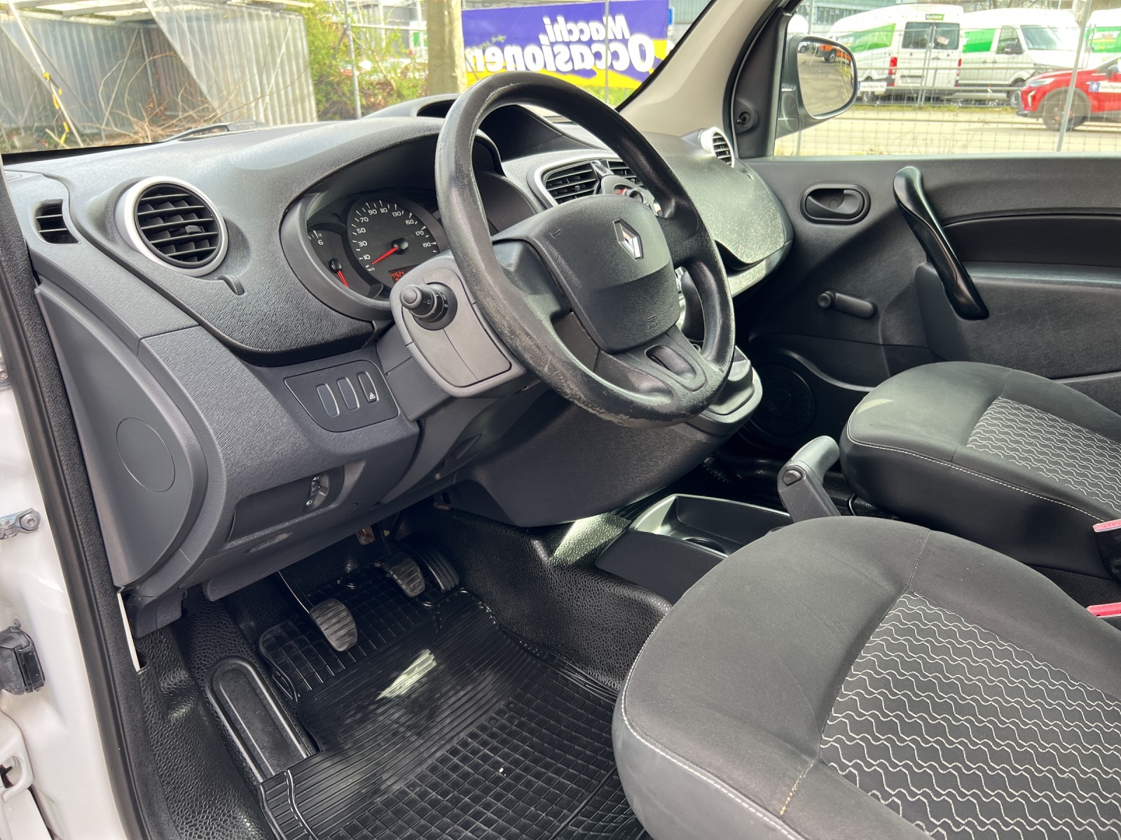 RENAULT Kangoo Medium 1.6 105 Access-image-21
