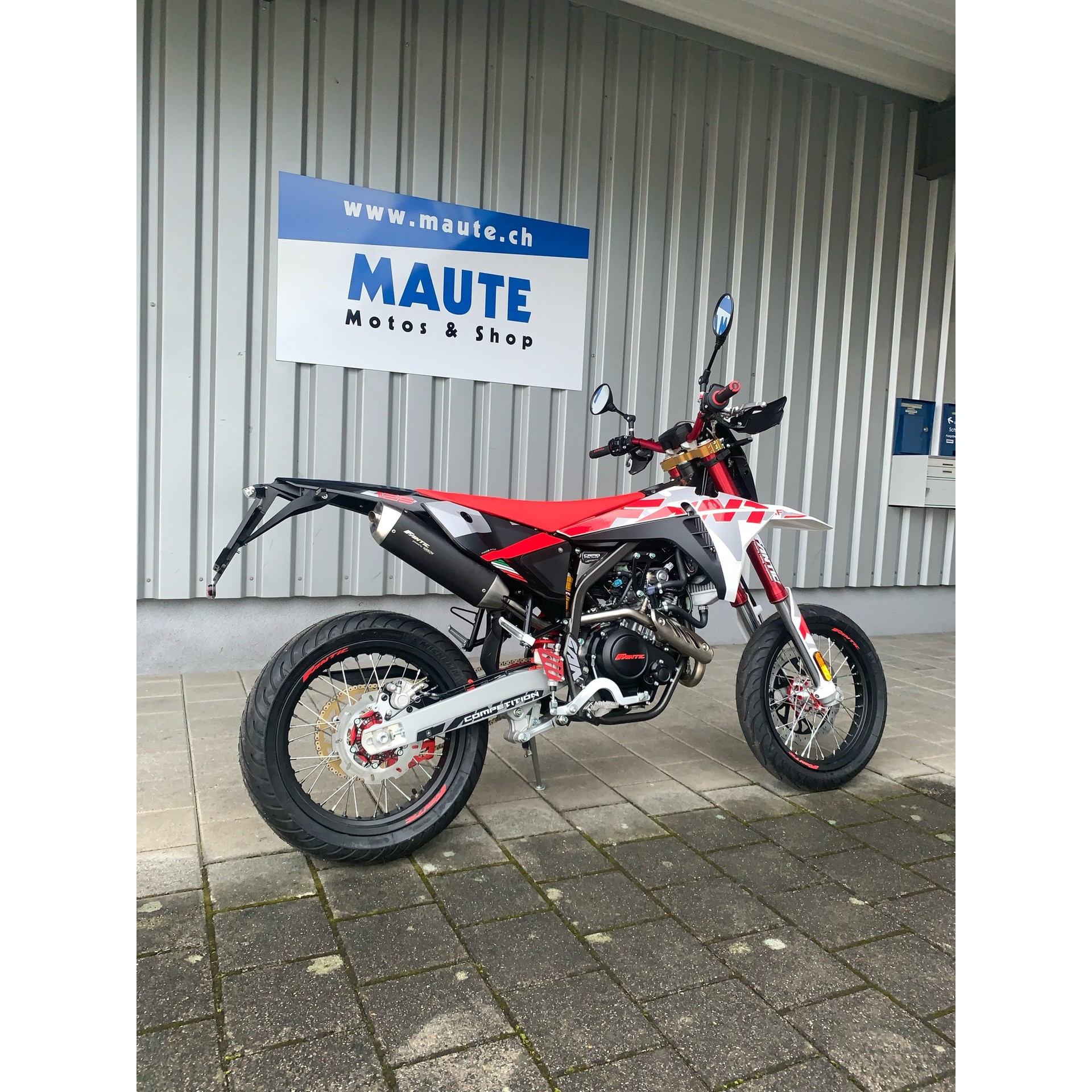 FANTIC XMF 125 Motard Competition-showroom-element-1