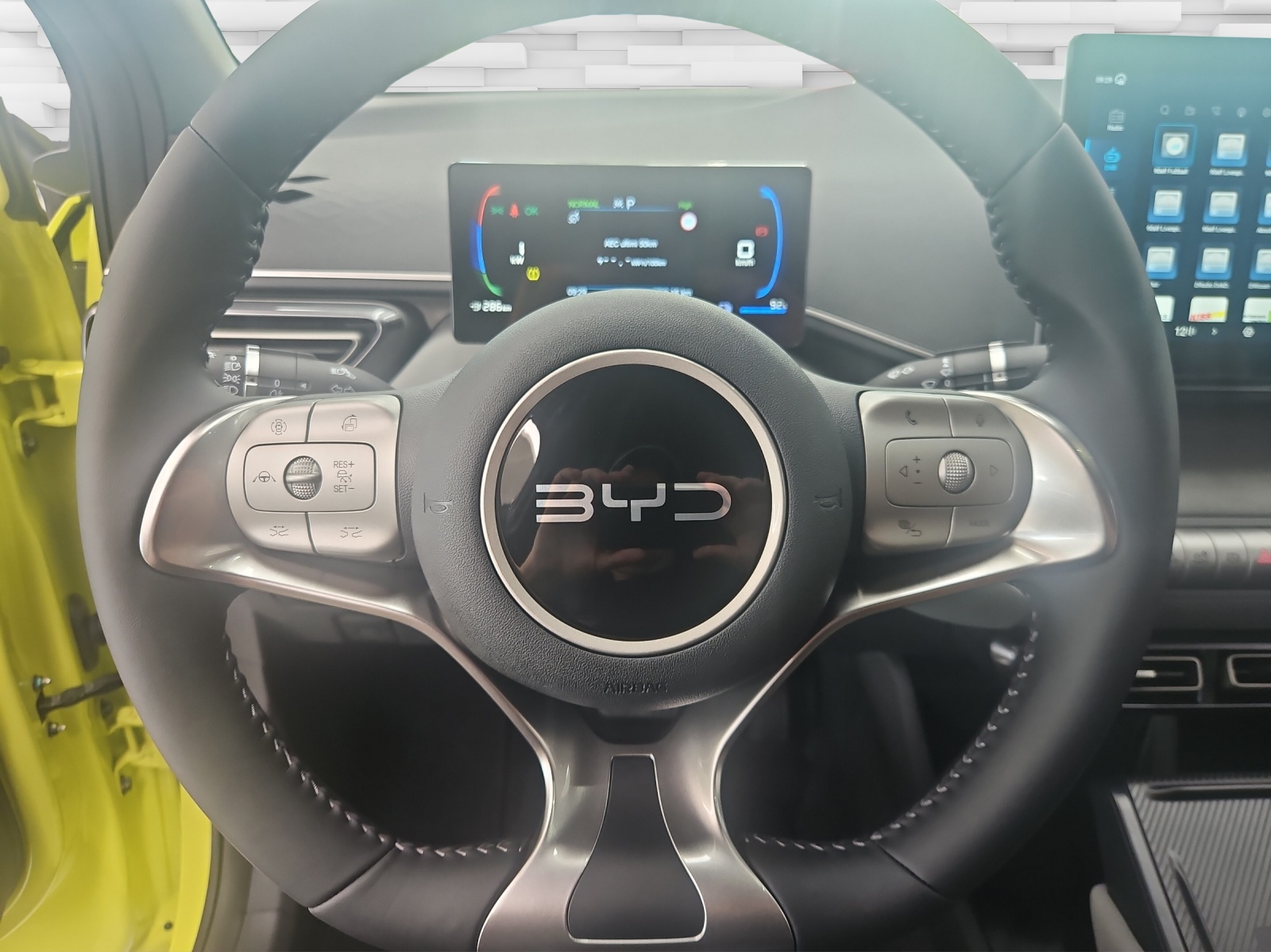 BYD Dolphin Surf 43 kWh Comfort-image-11