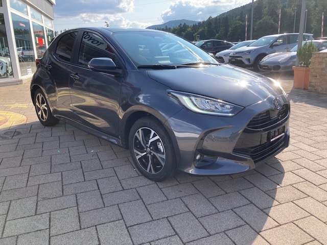 TOYOTA Yaris 1.5 Trend e-CVT-image-2