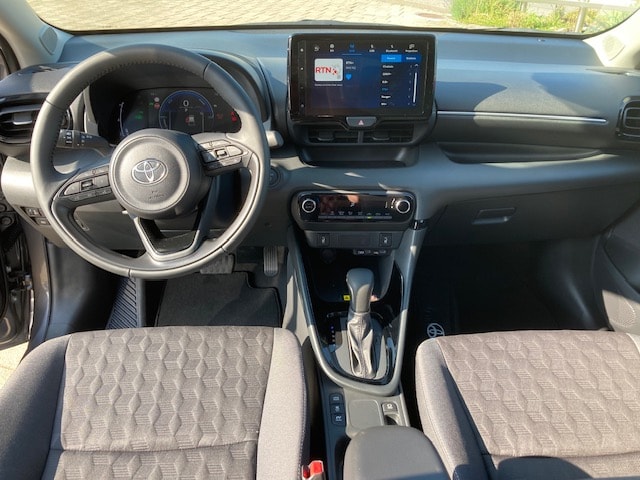 TOYOTA Yaris 1.5 Trend e-CVT-image-10