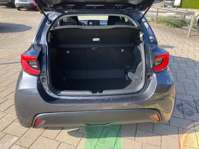 TOYOTA Yaris 1.5 Trend e-CVT-image-8
