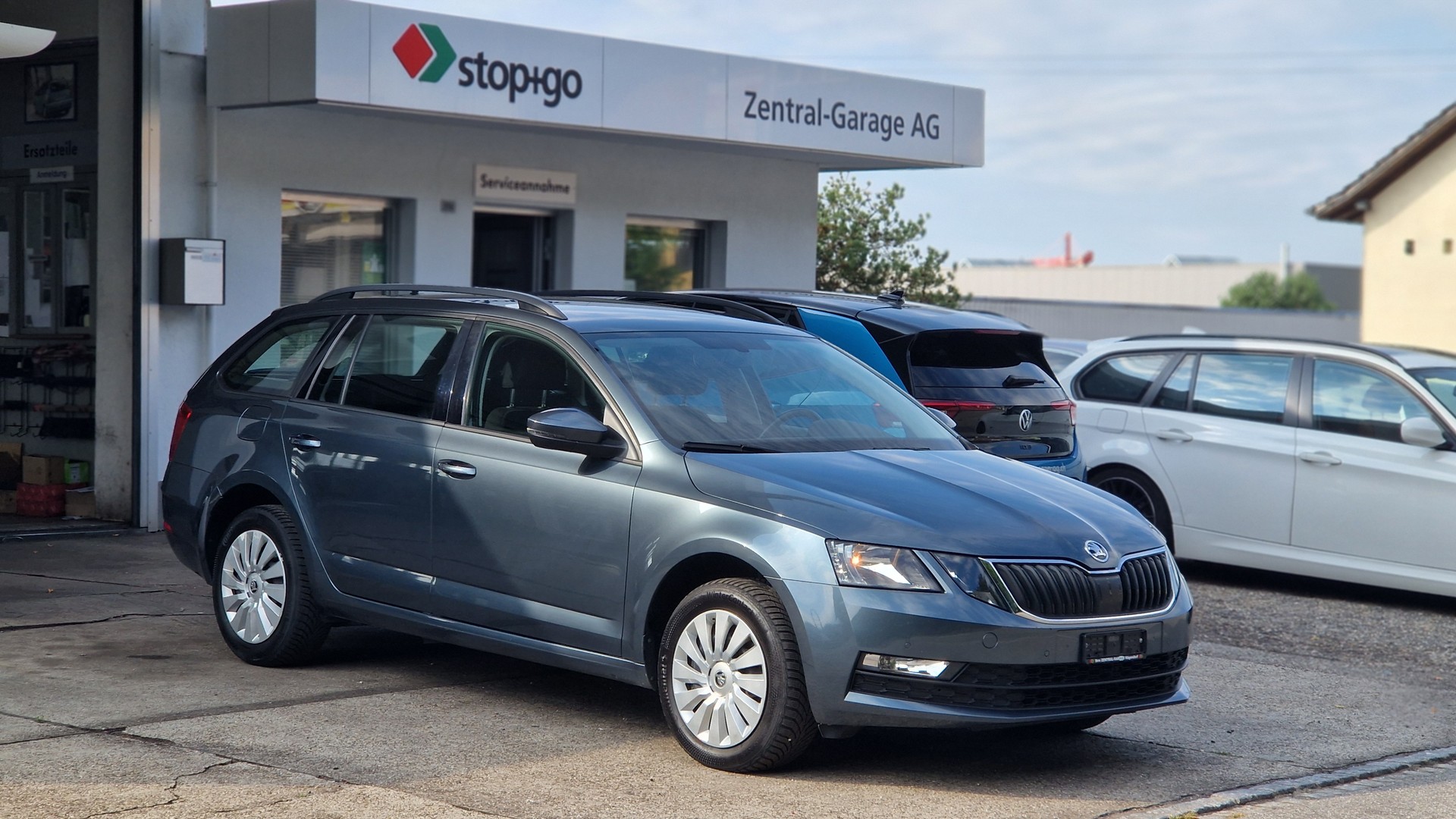 SKODA Octavia Combi 2.0 TDI Ambition 4x4-image-0