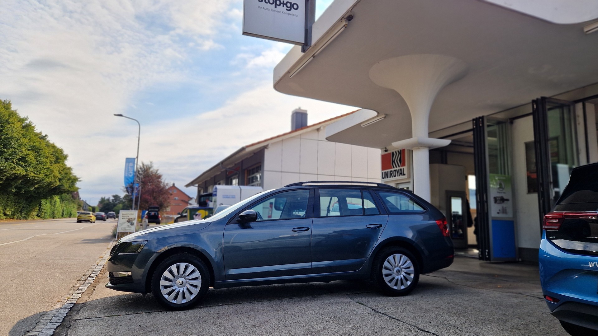 SKODA Octavia Combi 2.0 TDI Ambition 4x4-image-1