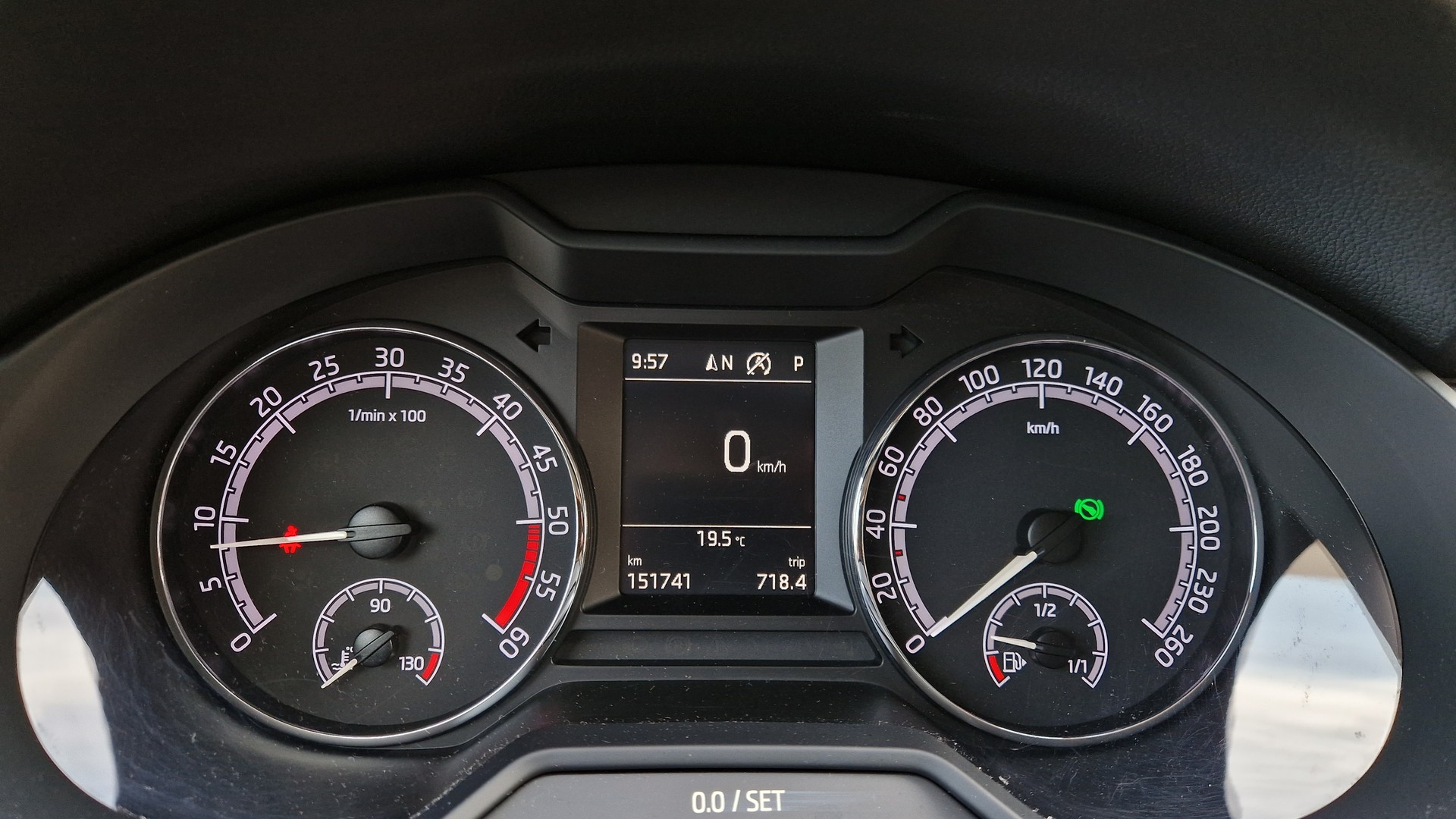 SKODA Octavia Combi 2.0 TDI Ambition 4x4-image-8