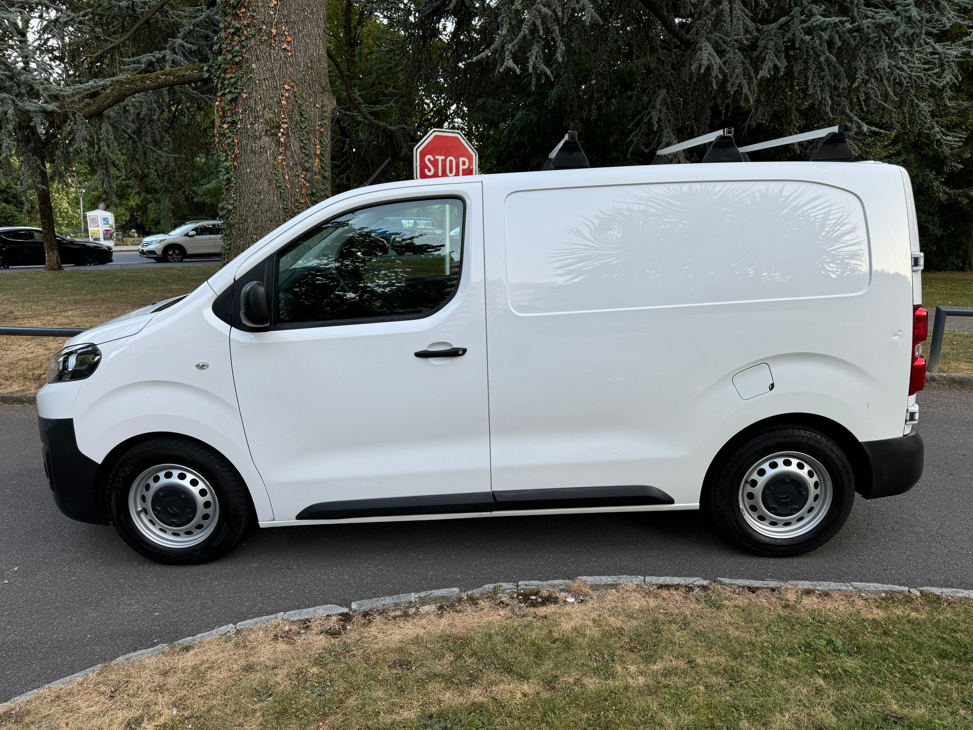 CITROEN Jumpy 1.6 BlueHDi 95 XS Attraction-image-4