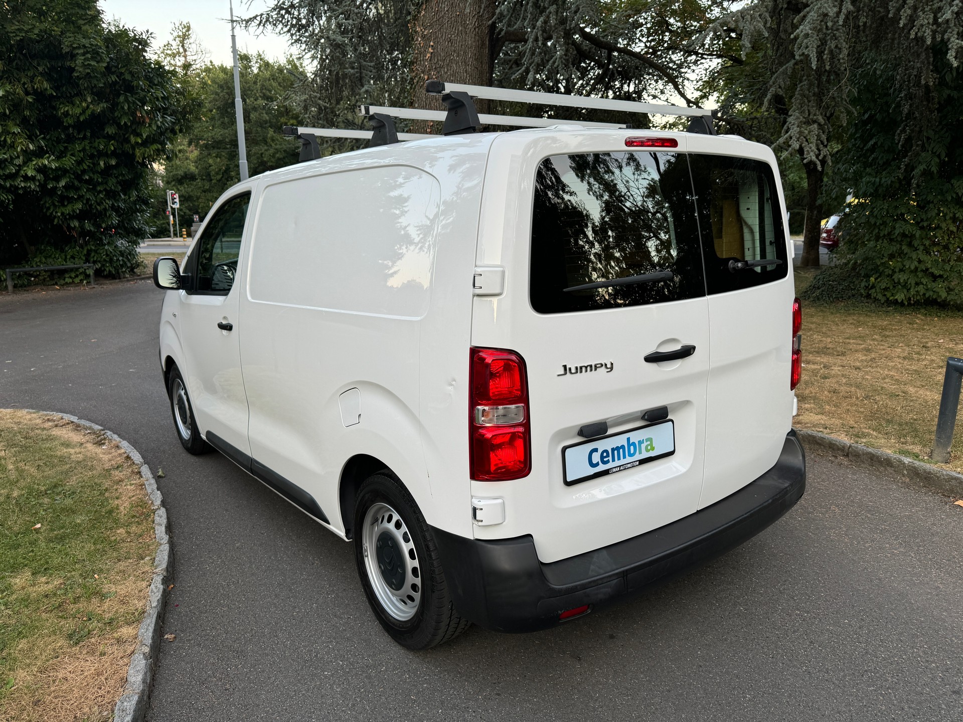CITROEN Jumpy 1.6 BlueHDi 95 XS Attraction-image-8