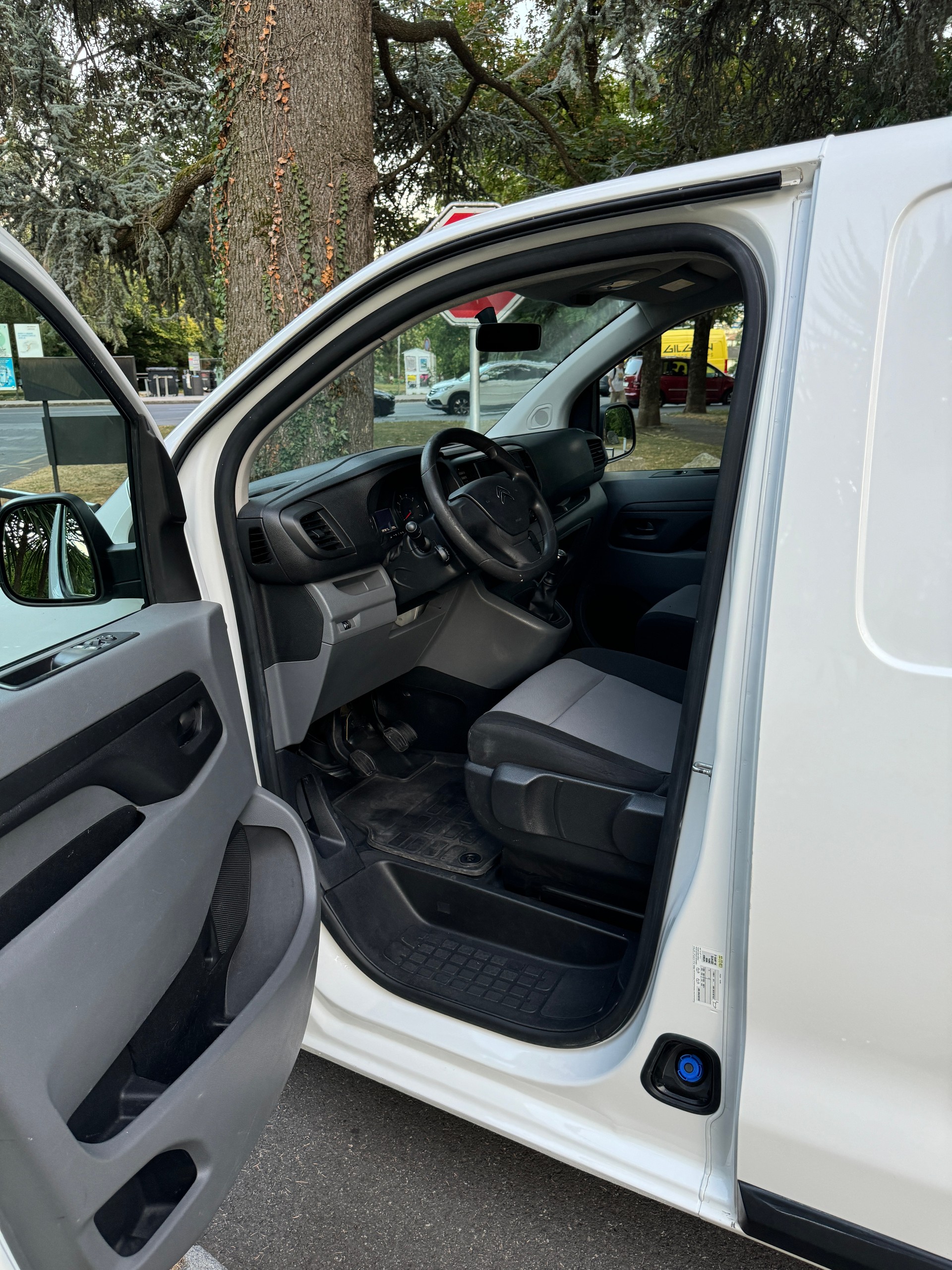 CITROEN Jumpy 1.6 BlueHDi 95 XS Attraction-image-13