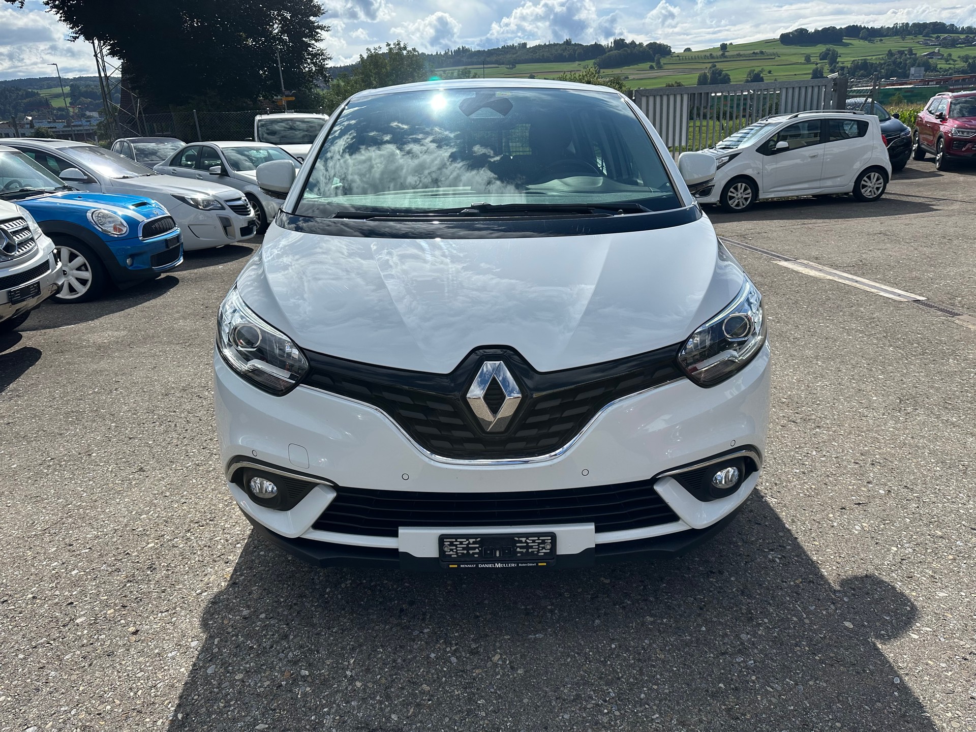 RENAULT Grand Scénic 1.8 dCi Intens EDC-image-0