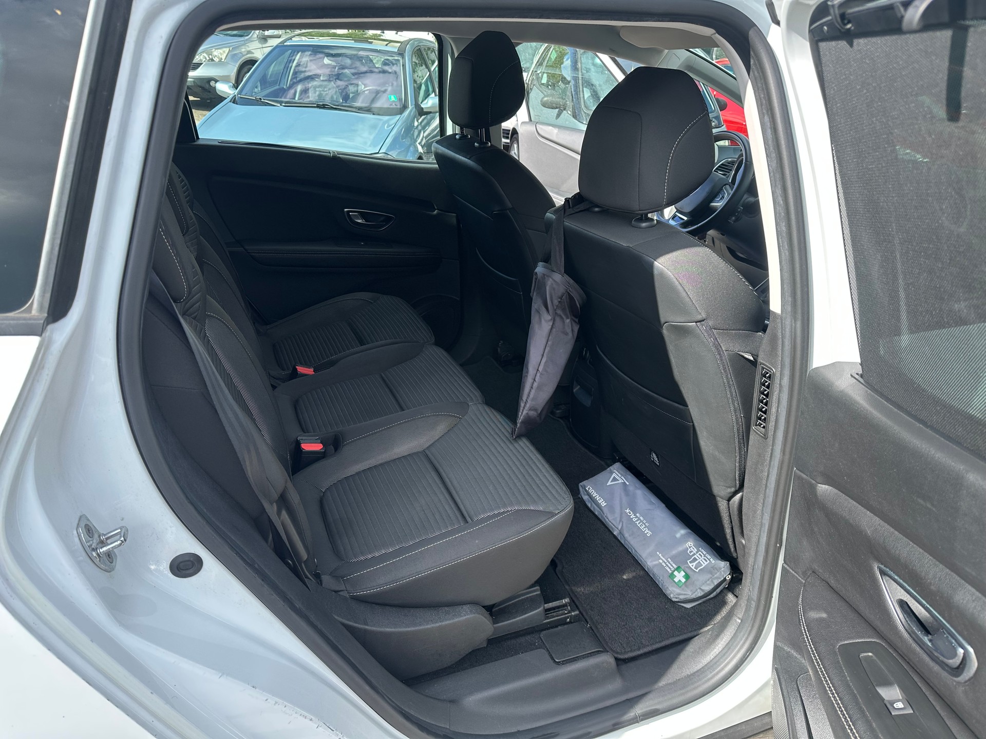 RENAULT Grand Scénic 1.8 dCi Intens EDC-image-7