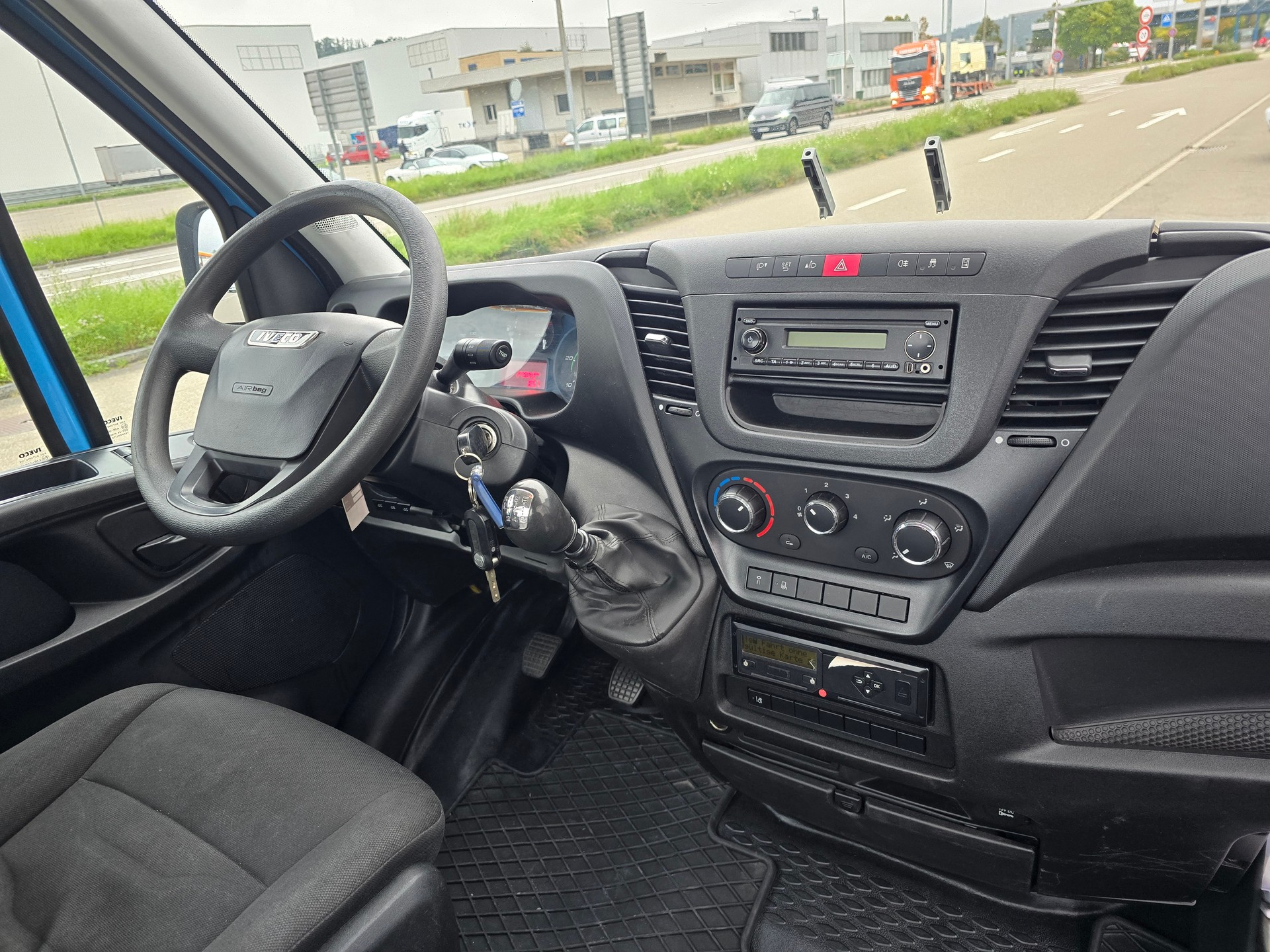 IVECO 50 C 17-image-11