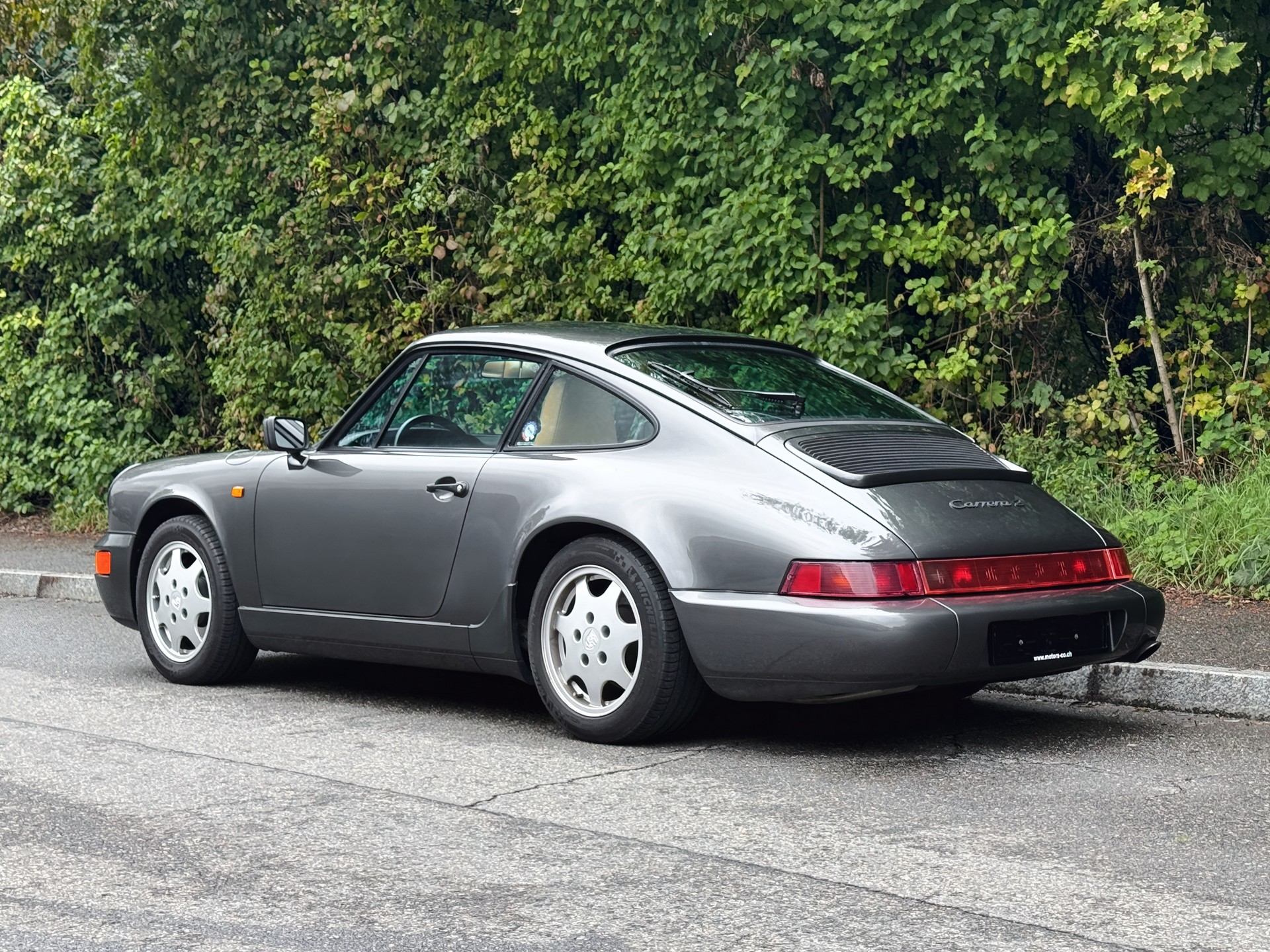 PORSCHE 911 Carrera 2-showroom-element-3