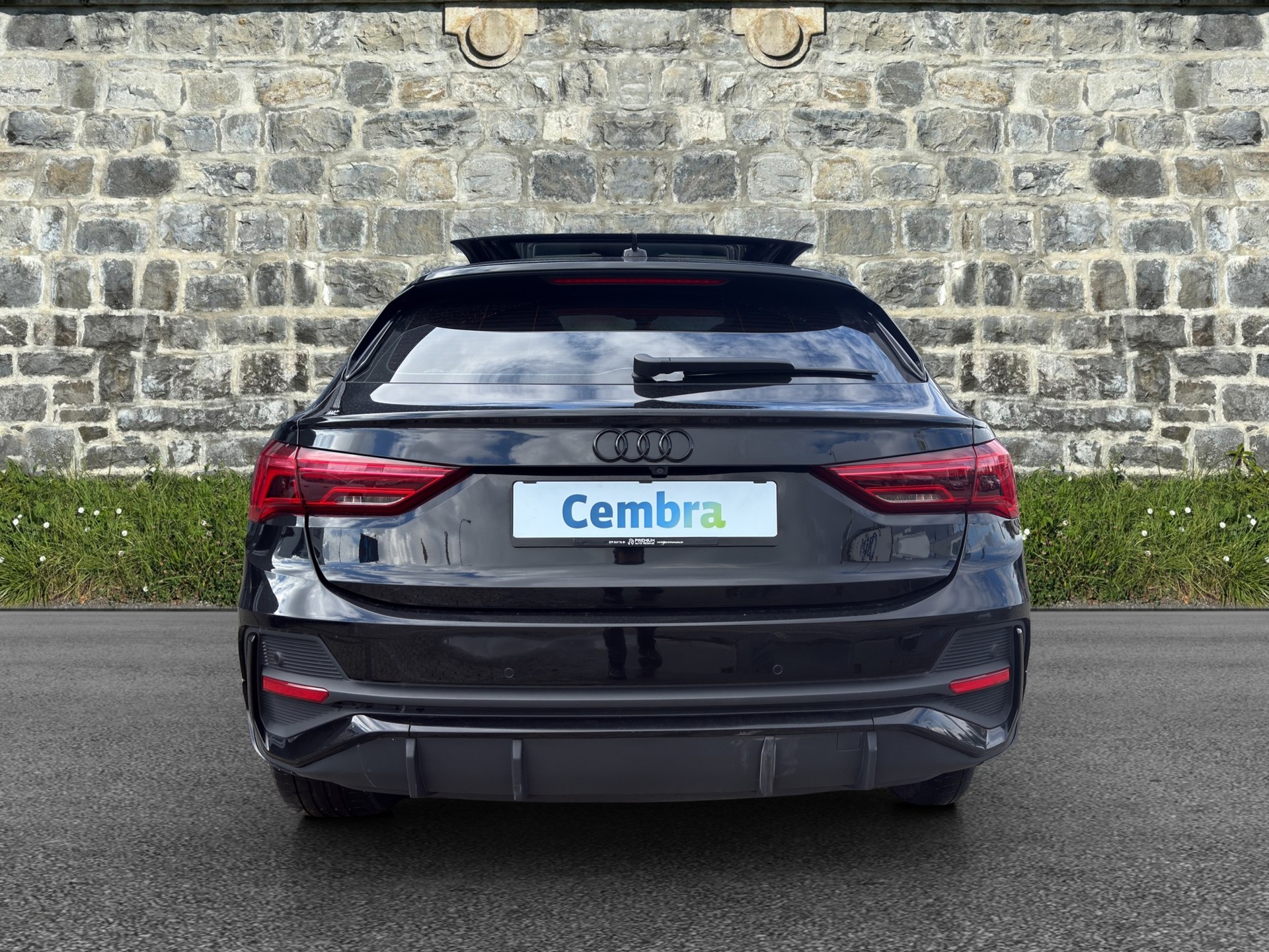 AUDI Q3 Sportback 45 TFSI S line quattro S-tronic-image-4