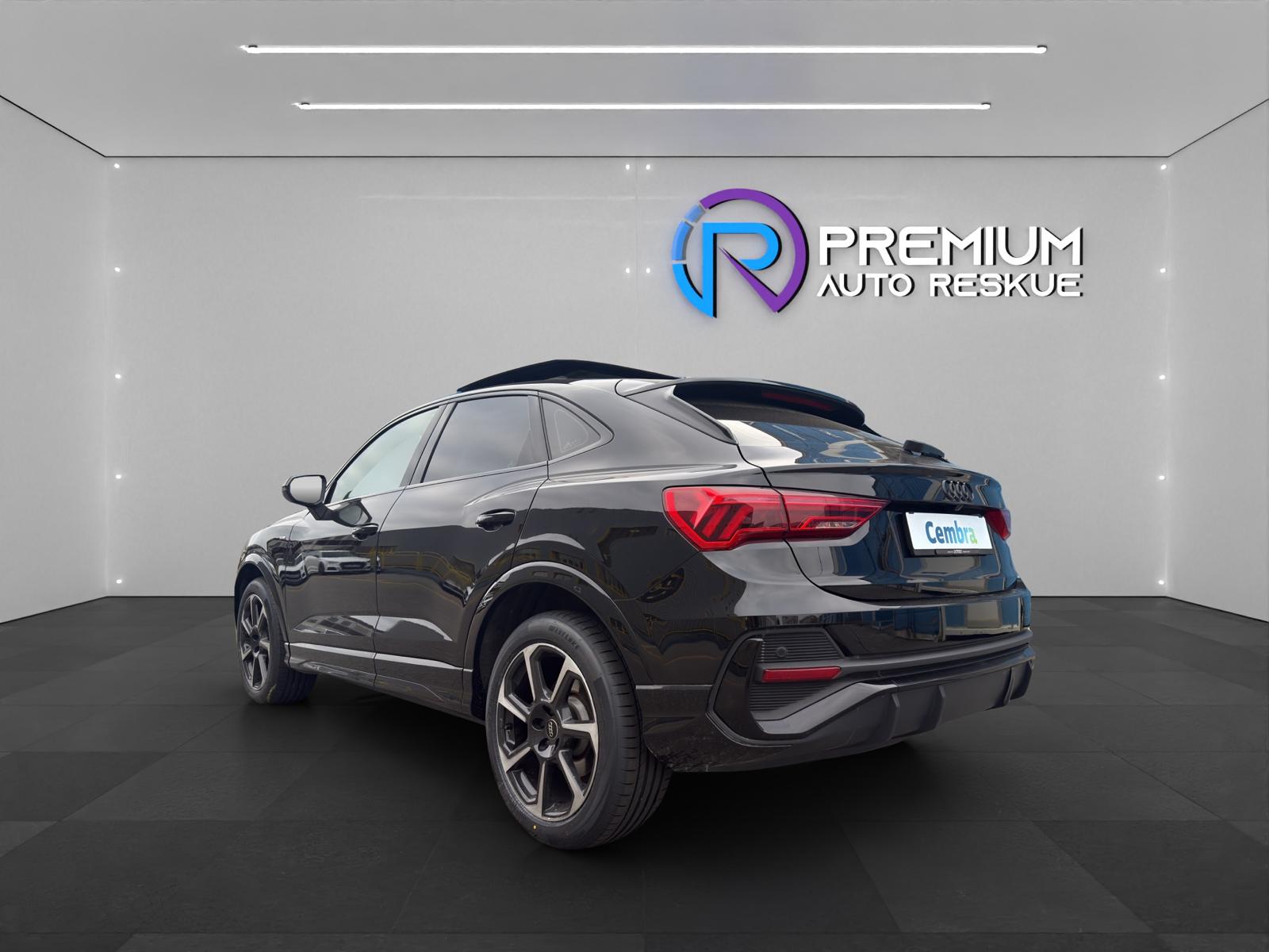 AUDI Q3 Sportback 45 TFSI S line quattro S-tronic-image-3