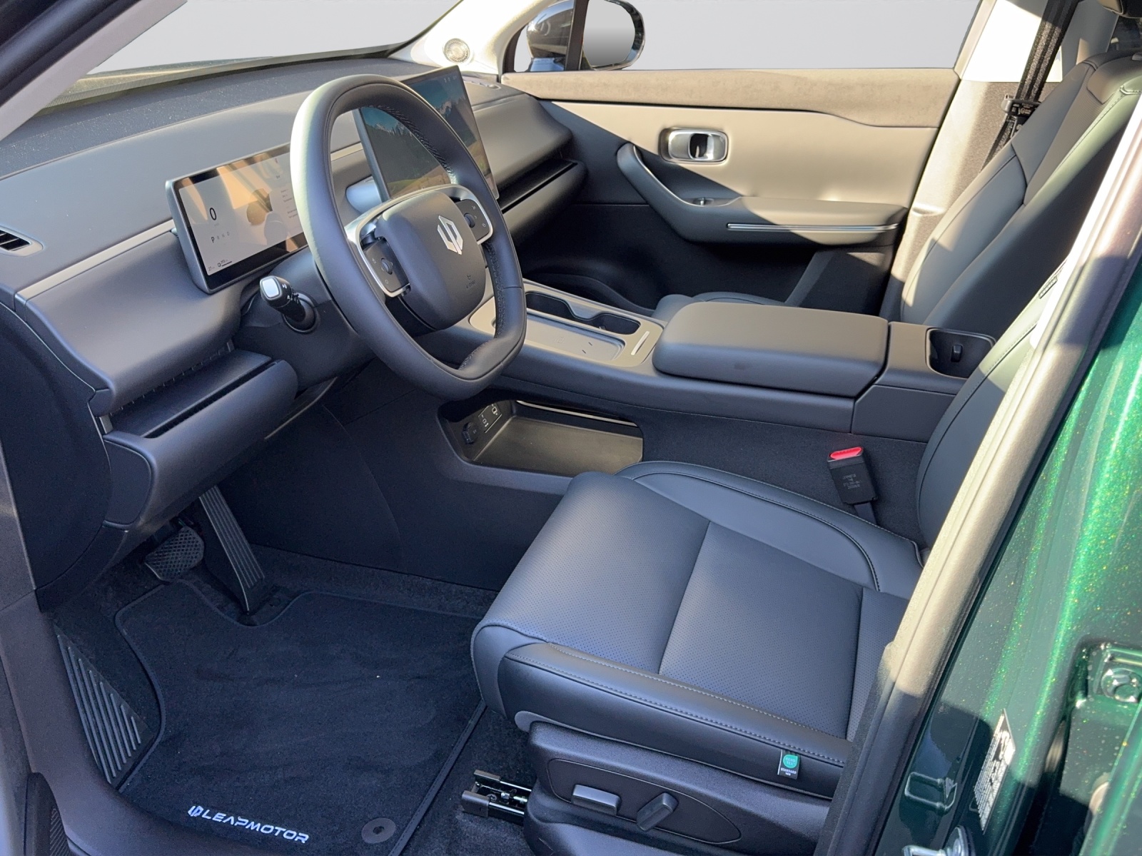 LEAPMOTOR C10 82kWh AWD Design-image-6