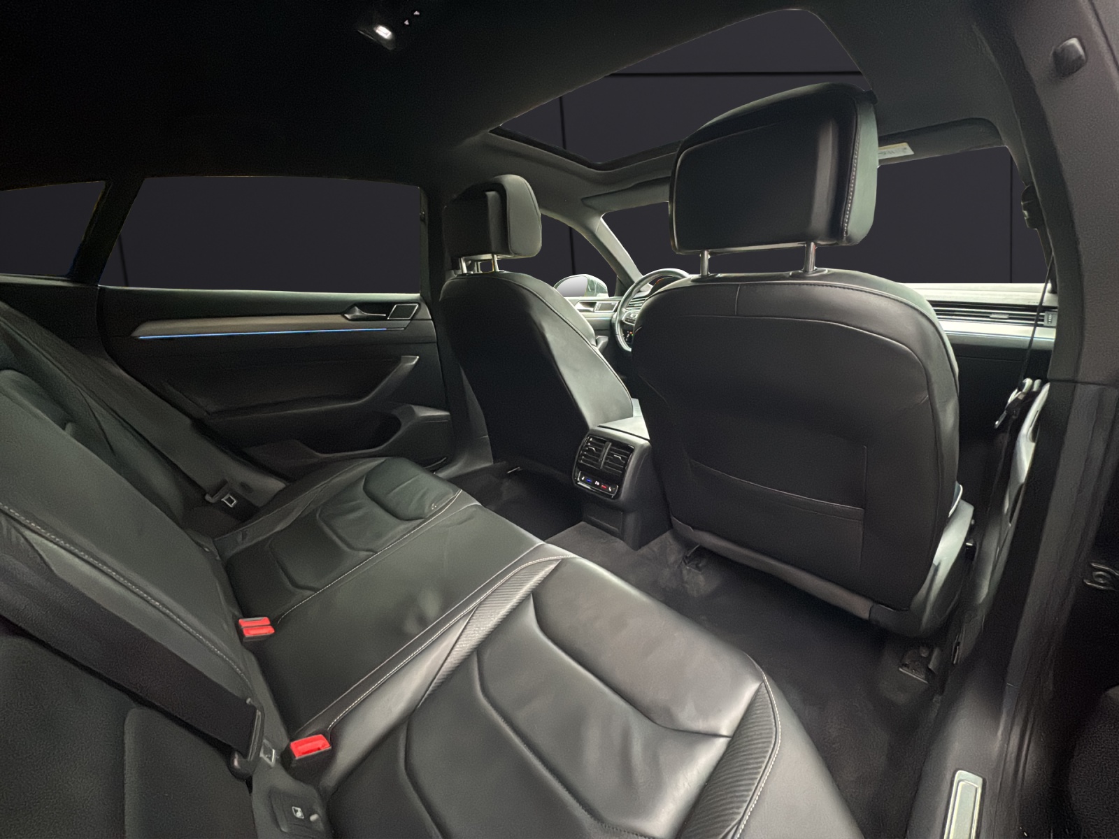 VW Arteon 2.0 TDI SCR BMT R-Line 4Motion DSG-image-16