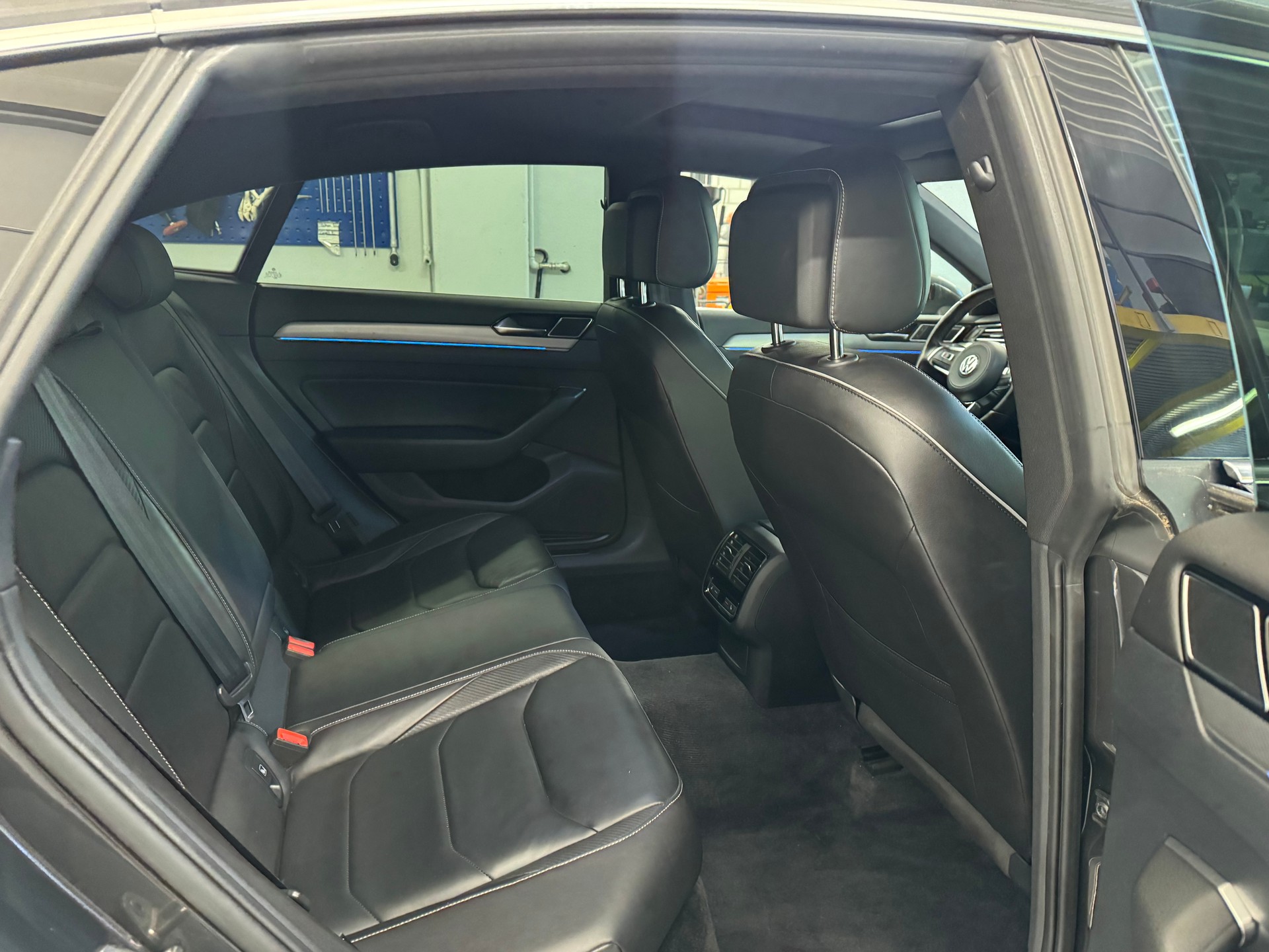 VW Arteon 2.0 TDI SCR BMT R-Line 4Motion DSG-image-9