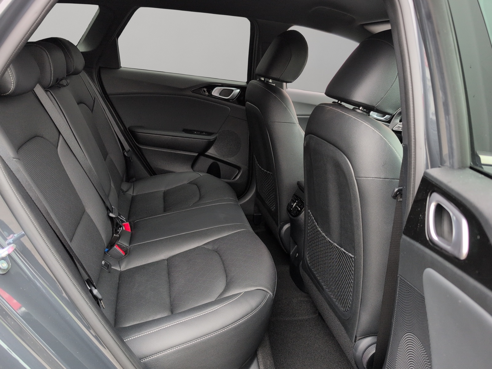 KIA Ceed Sportswagon 1.5 T-GDi MHEV GT-Line Automat / 0.99% Leasing-Aktion-image-13