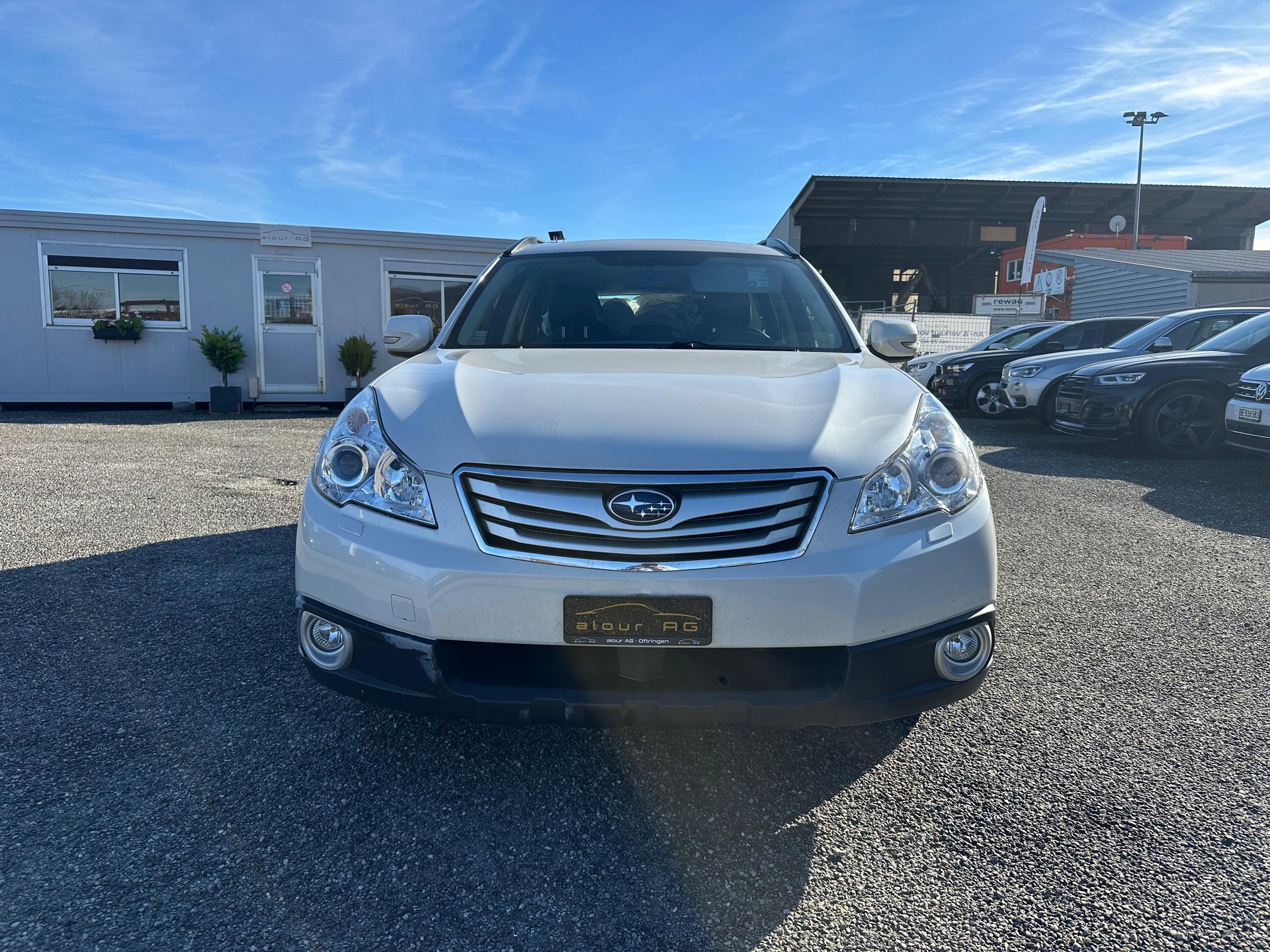SUBARU Outback 3.6R Executive AWD Automatic-image-0
