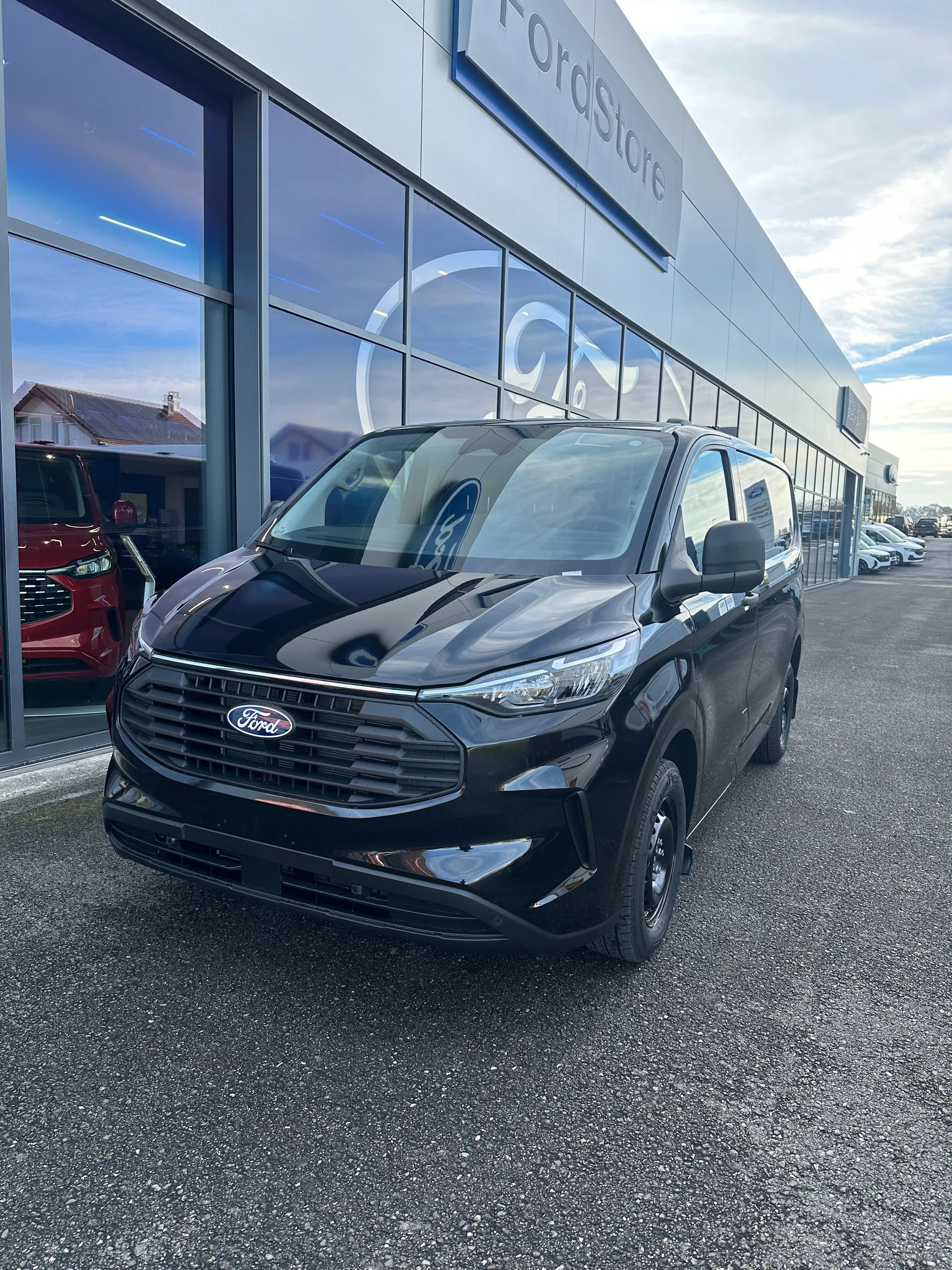 FORD Transit Custom Van 320 L1 2.0 EcoBl Trend/136CV/Aut.-image-0